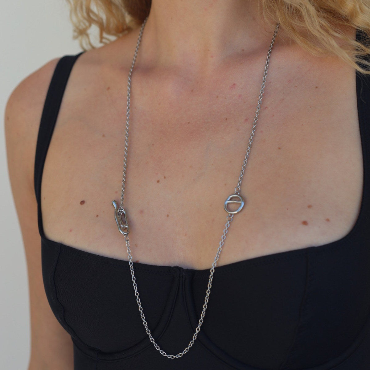Long Toggle Chain in silver stainless steel, flat-lay detail — VAL-T