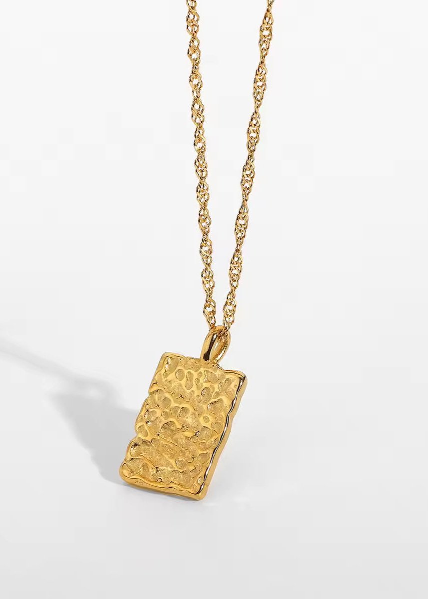 Vintage Square Pendant Necklace gilded in 18 Carat Gold
