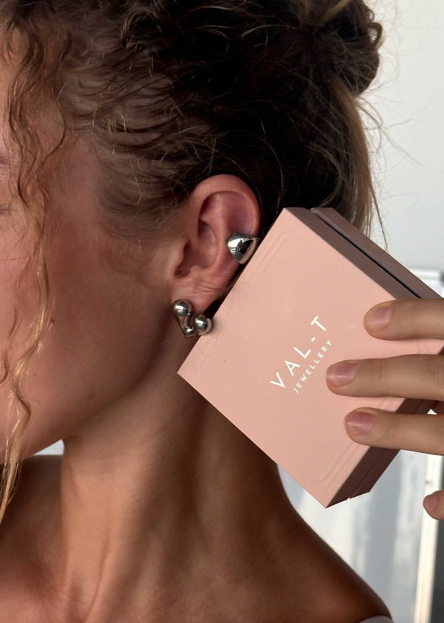 Geometric Stud Heart-shaped Earrings gilded in 925 Silver