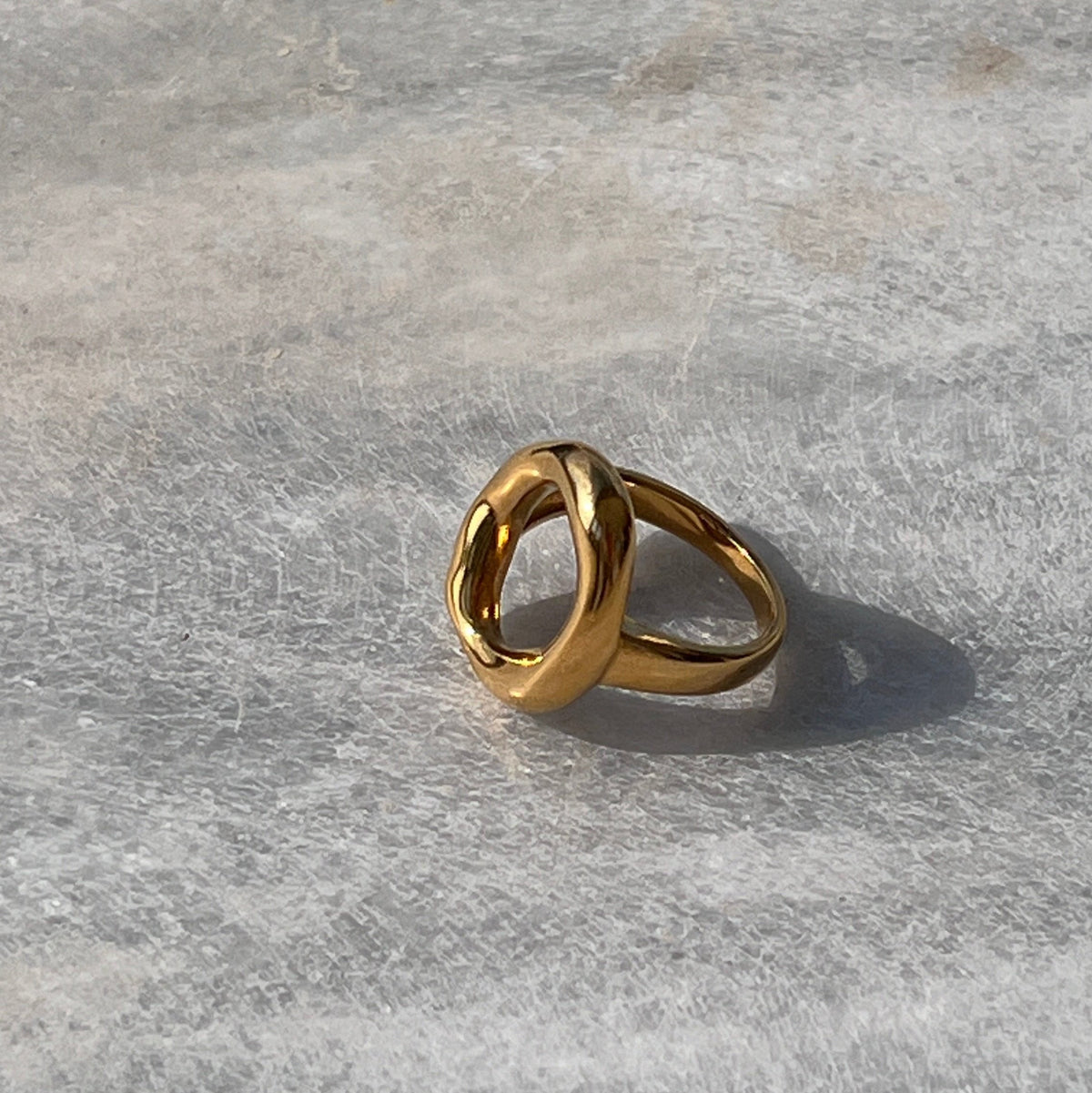 Double Loop Ring in gold stainless steel, close-up detail — VAL-T