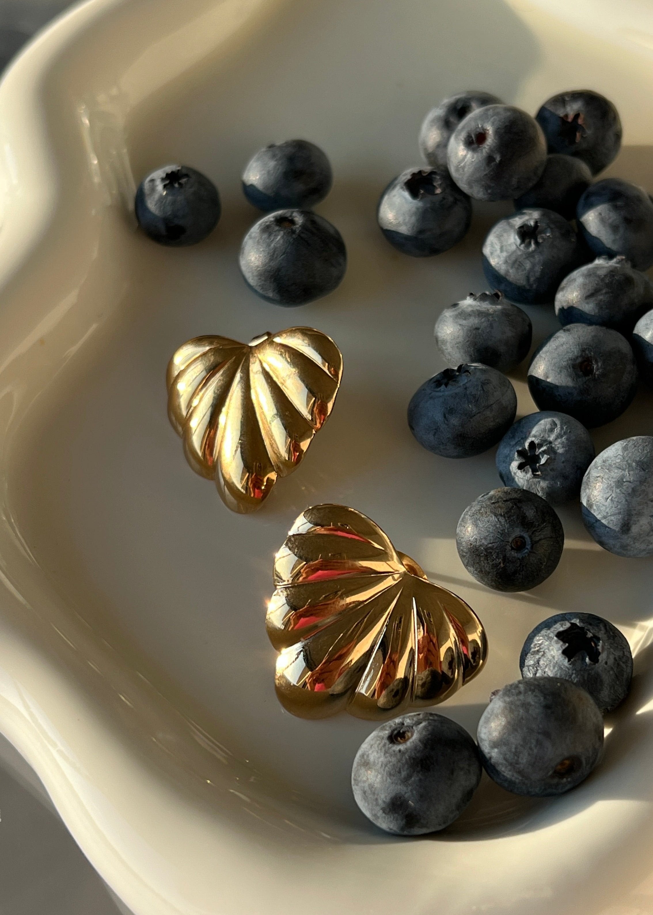 Grape leaf shaped Drop Earrings gilded in 18-Carat Gold