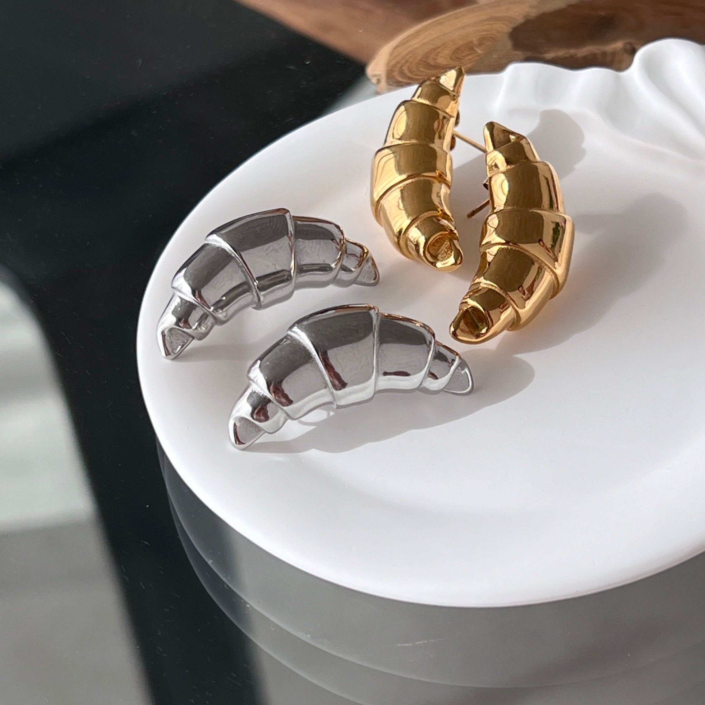 Croissant-shaped Drop Earrings gilded in 925 Silver