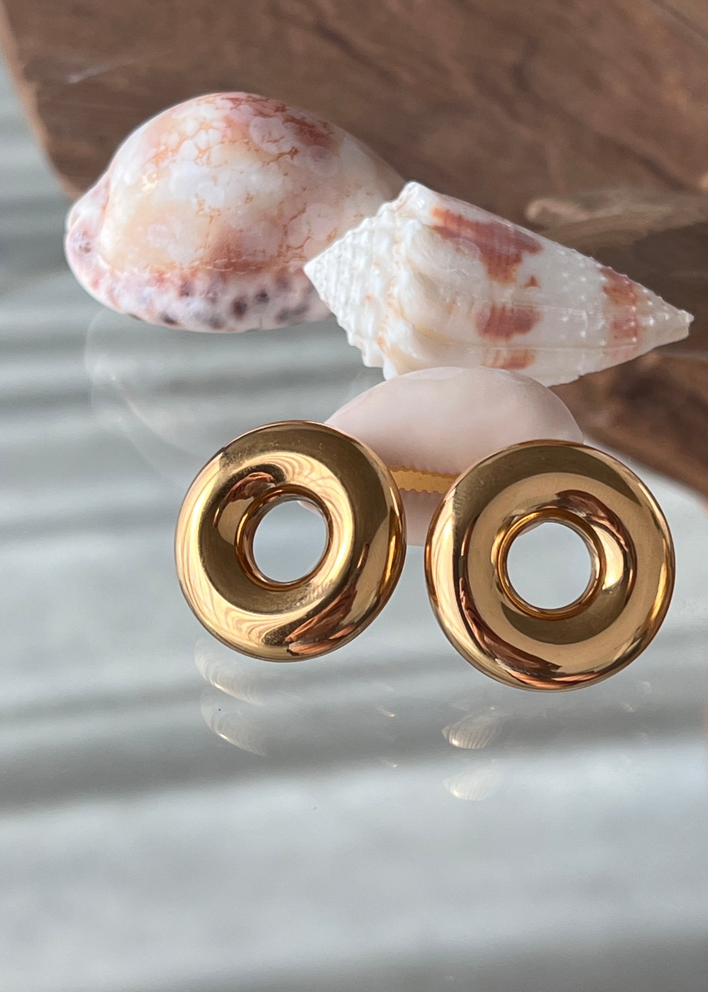 Donut-shaped earrings GILDED IN 18- CARAT GOLD