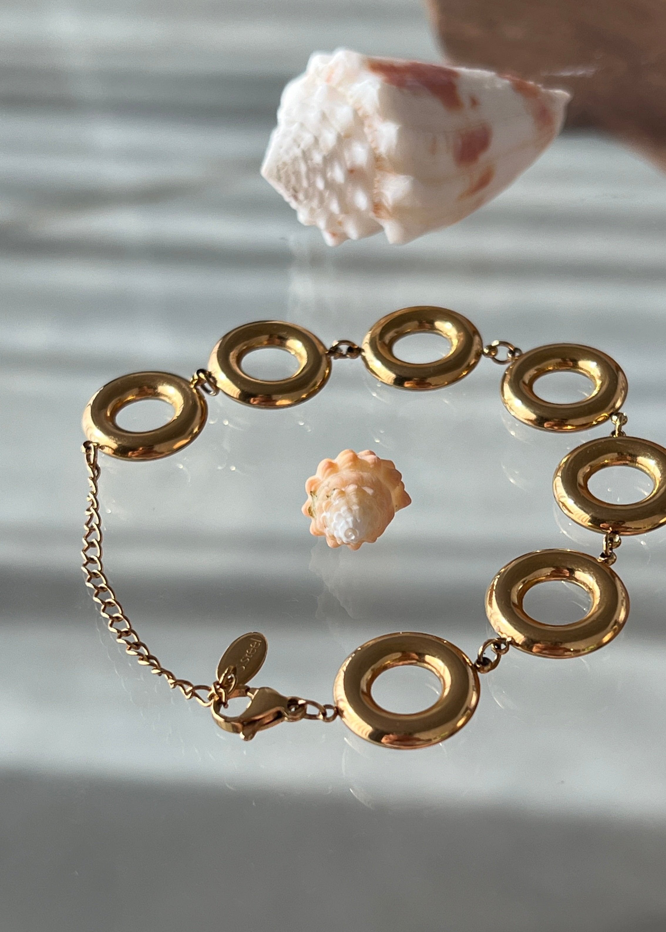 Donut Bracelet gilded in 18-Carat
Gold