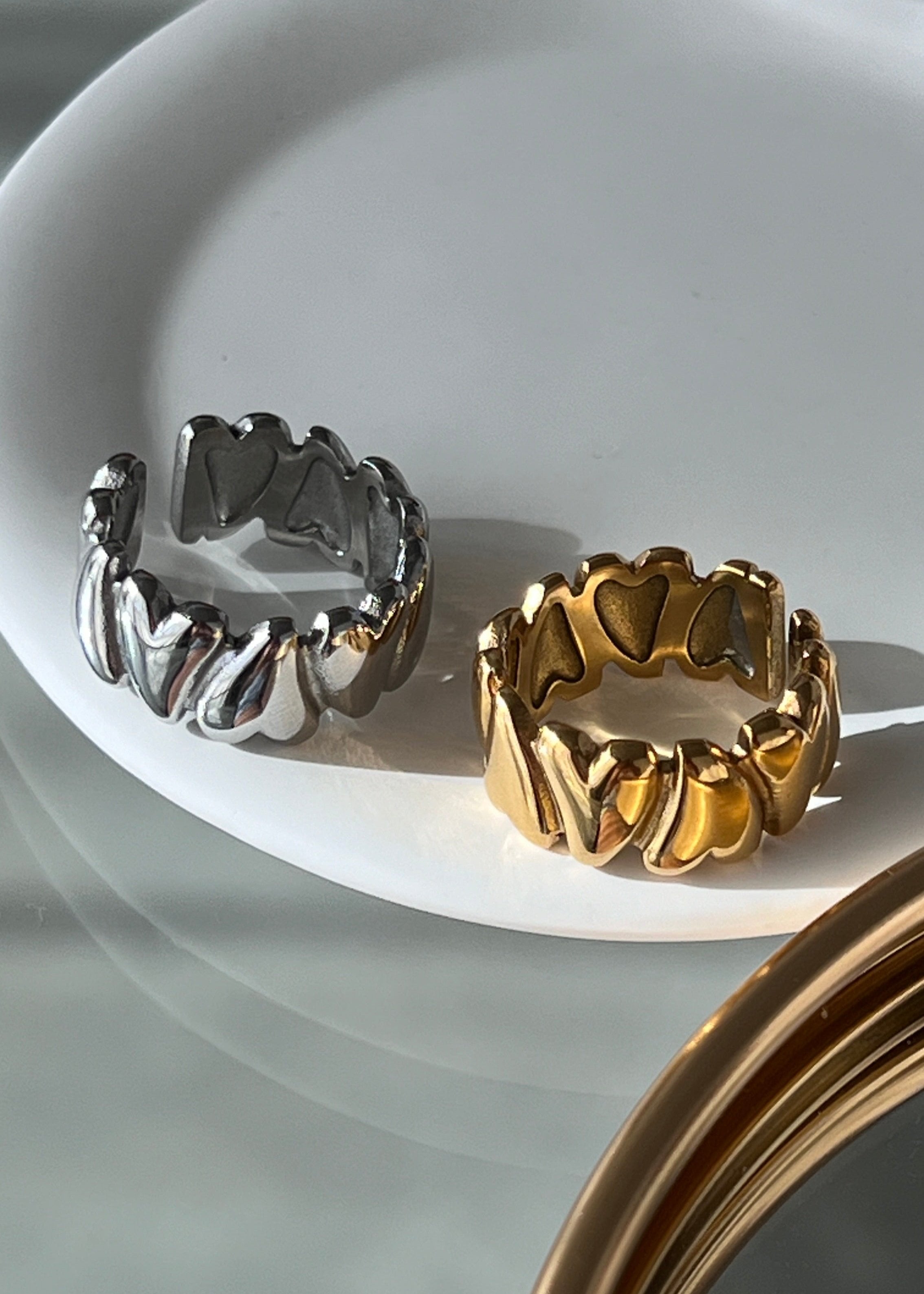 Heart-shaped Adjustable Ring gilded in 18-Carat Gold