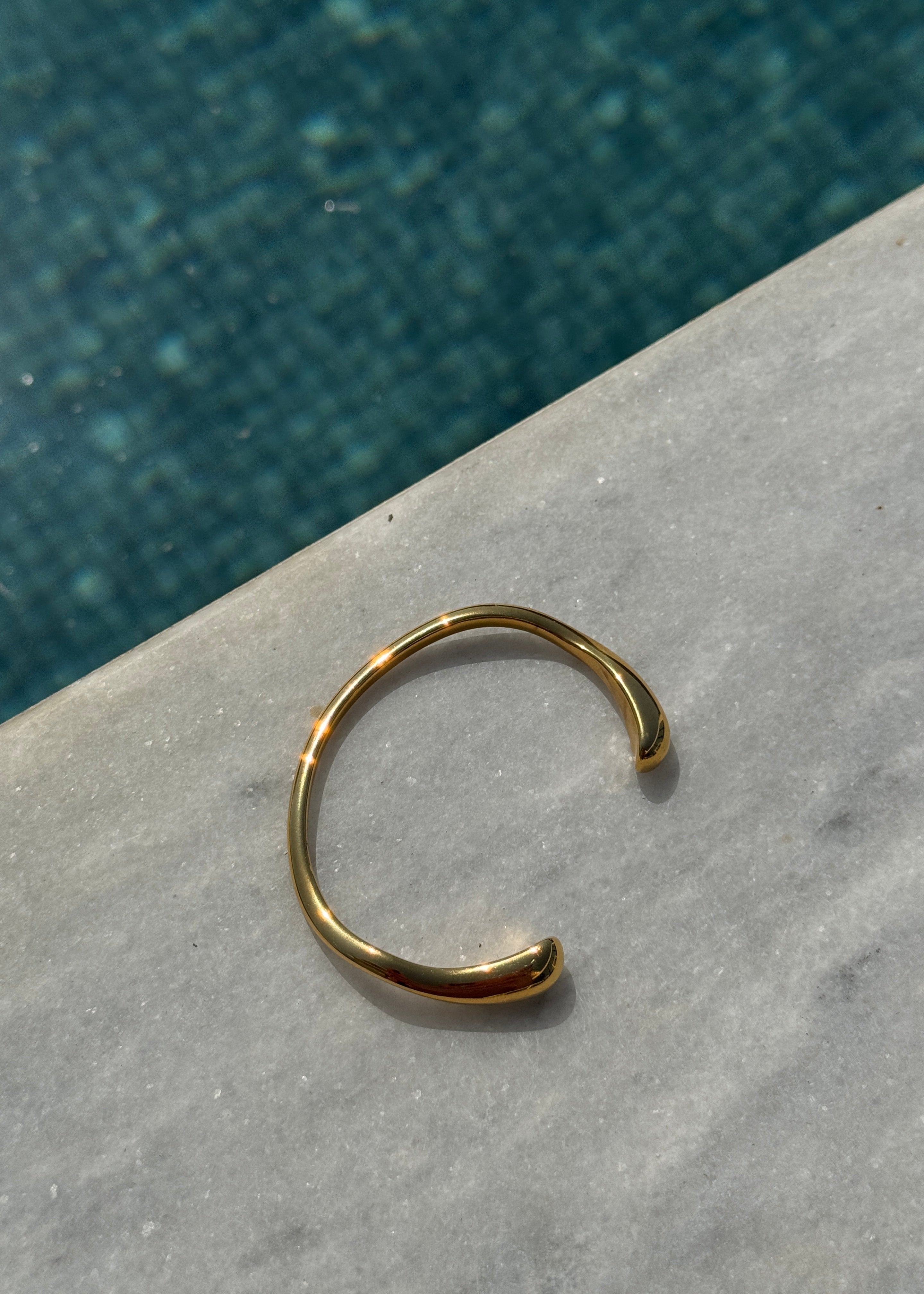 Must Have Classic everyday wear bracelet gilded in 18-Carat Gold