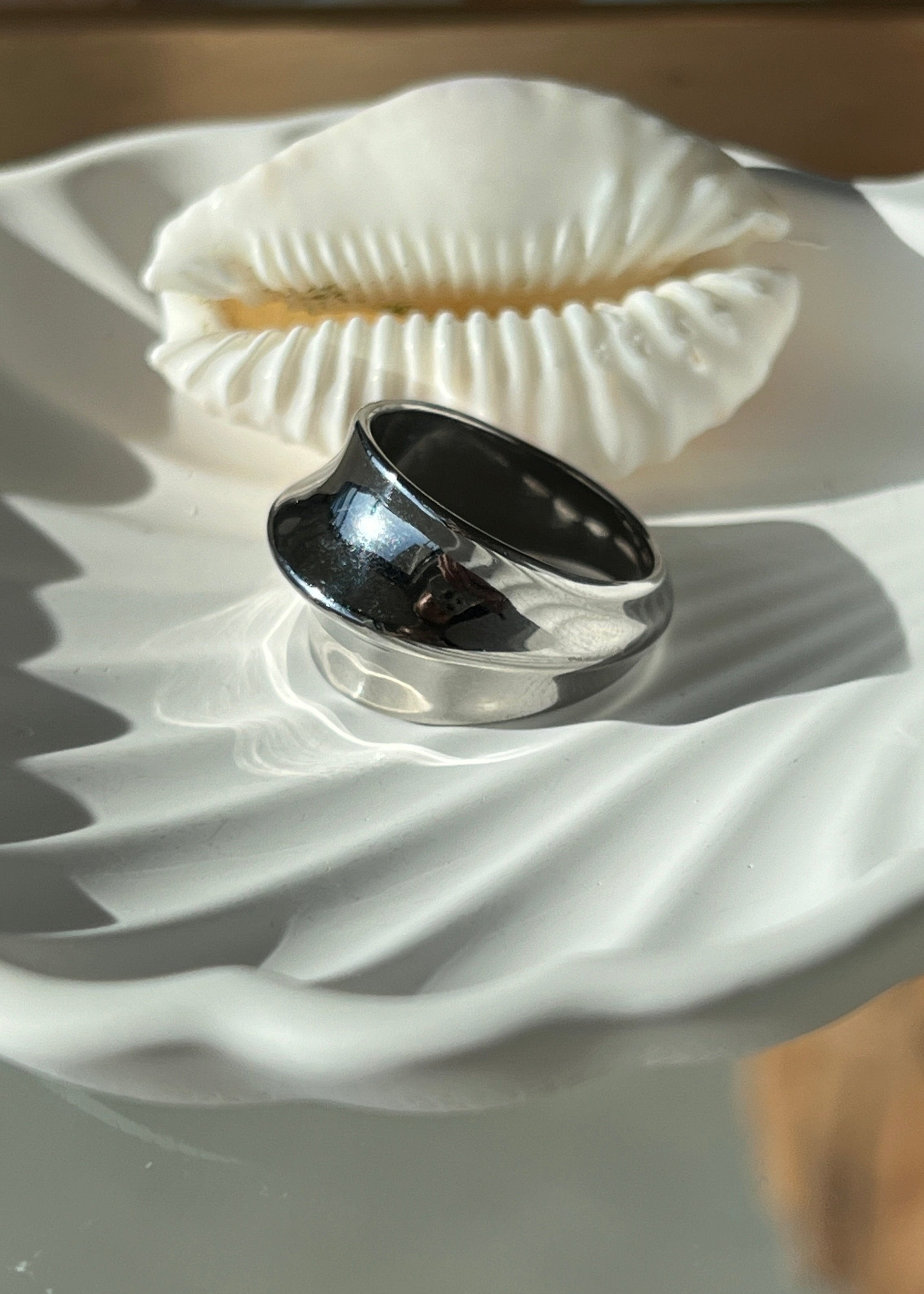 Fashionable dome Ring gilded in 925 Silver