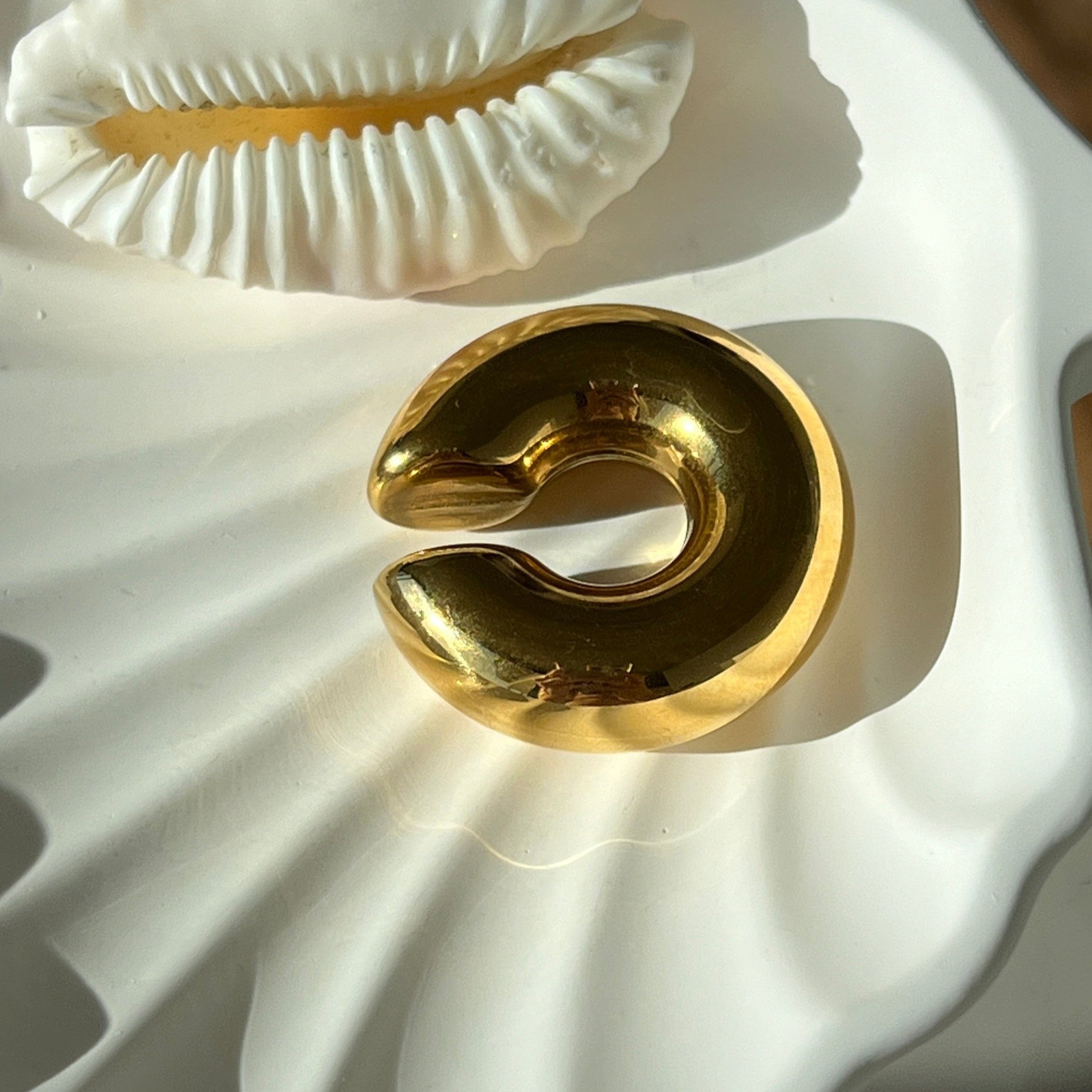 Large Gold Ear Cuff gilded in 18 Carat Gold