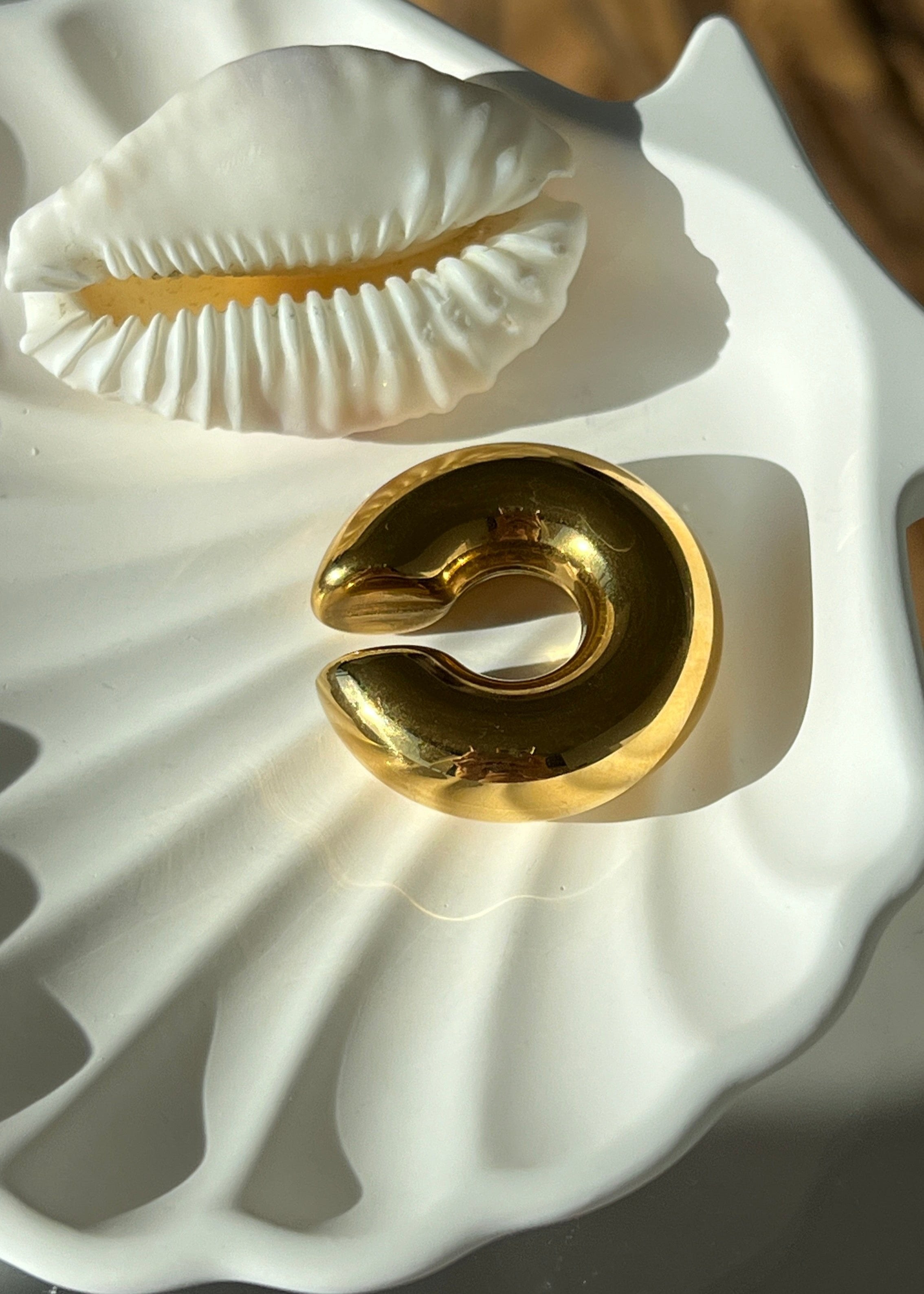 Large Gold Ear Cuff gilded in 18 Carat Gold