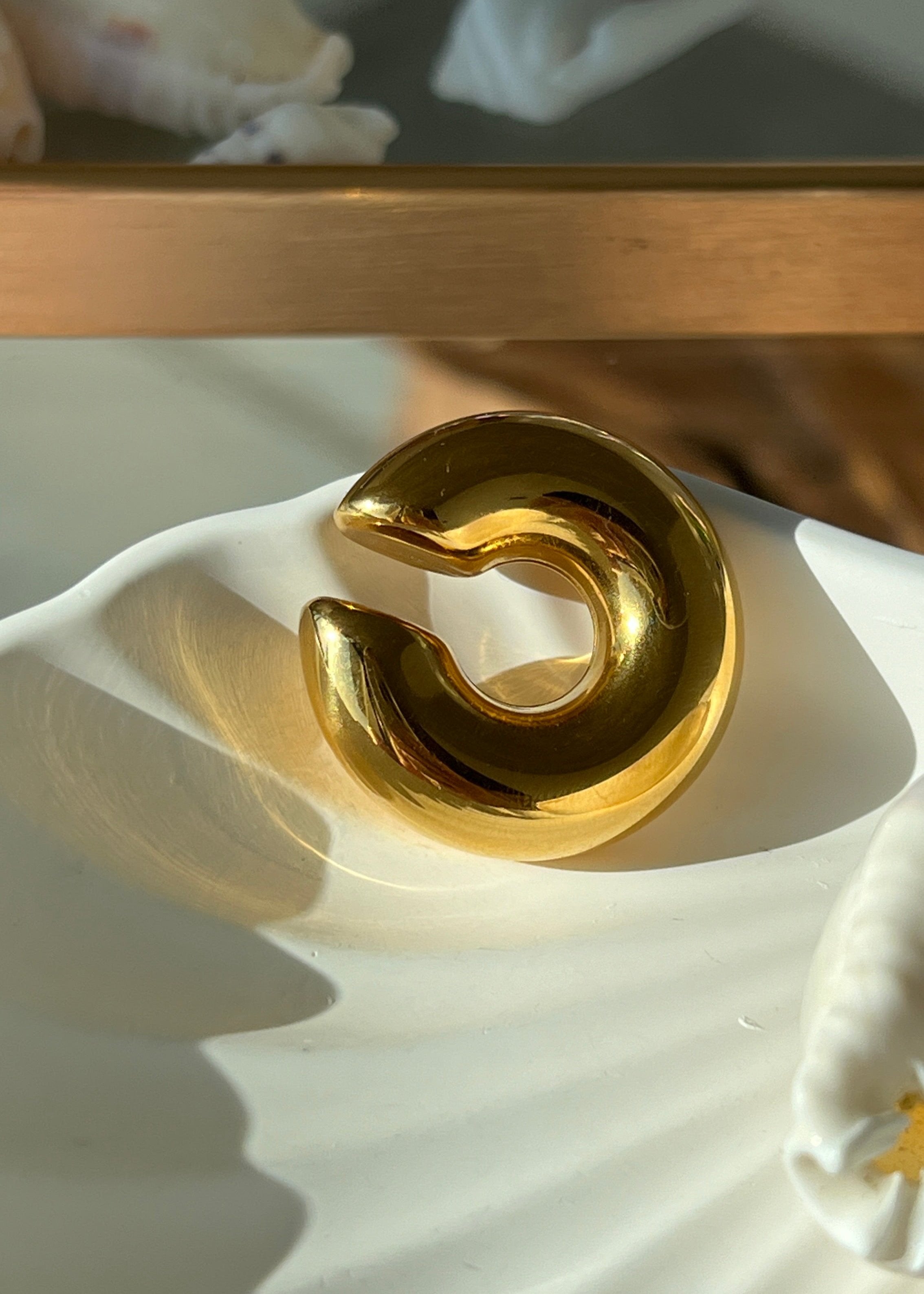 Large Gold Ear Cuff gilded in 18 Carat Gold