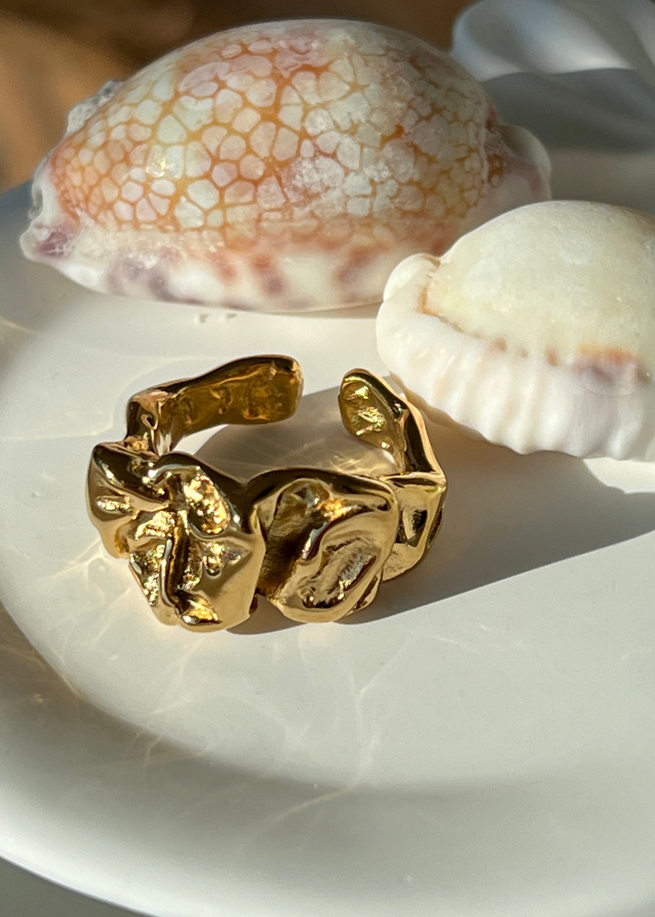 Sculpture chunky Ring gilded in 18-Carat Gold