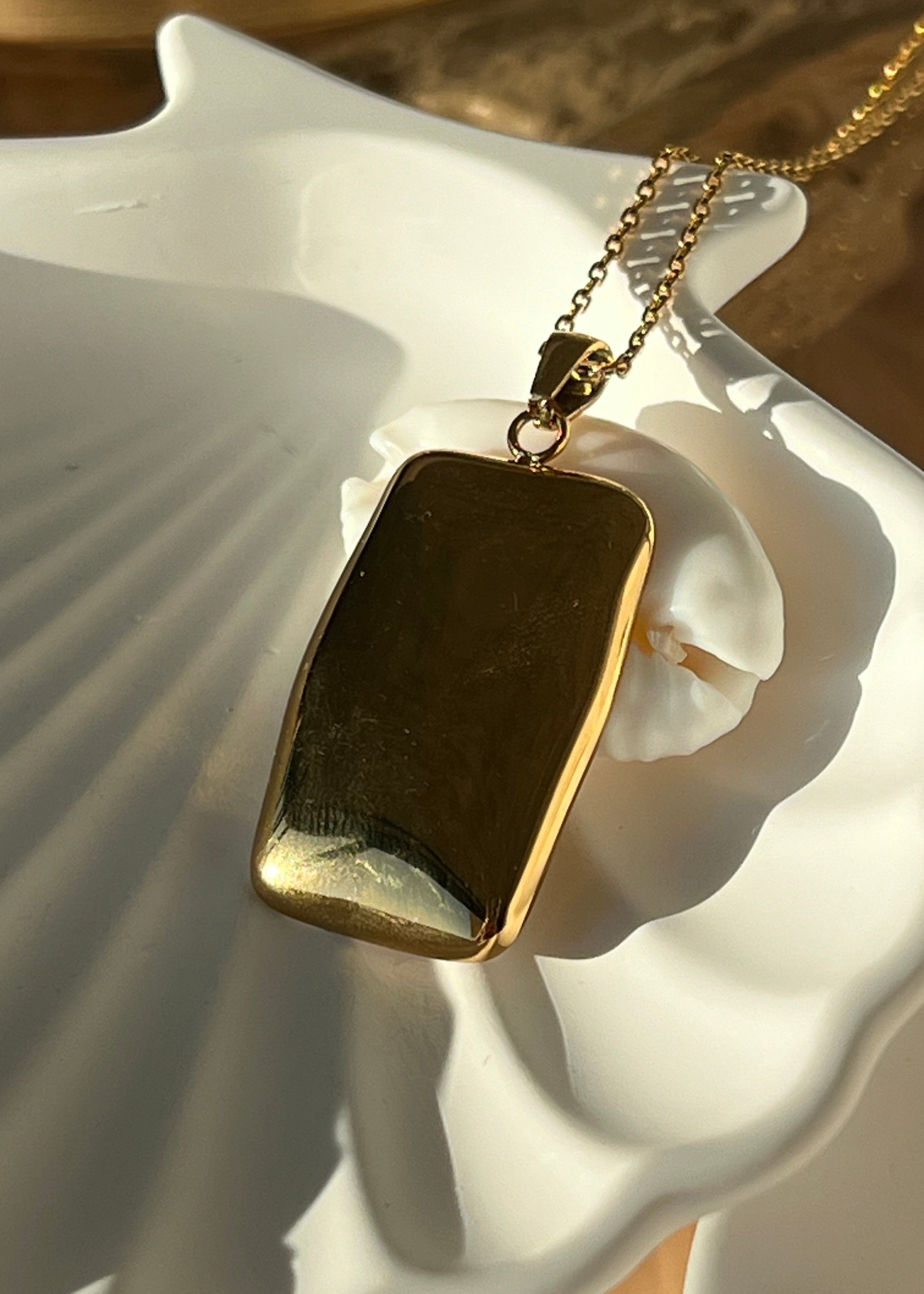 Classic Square Pendant Necklace
gilded in 18-Carat Gold