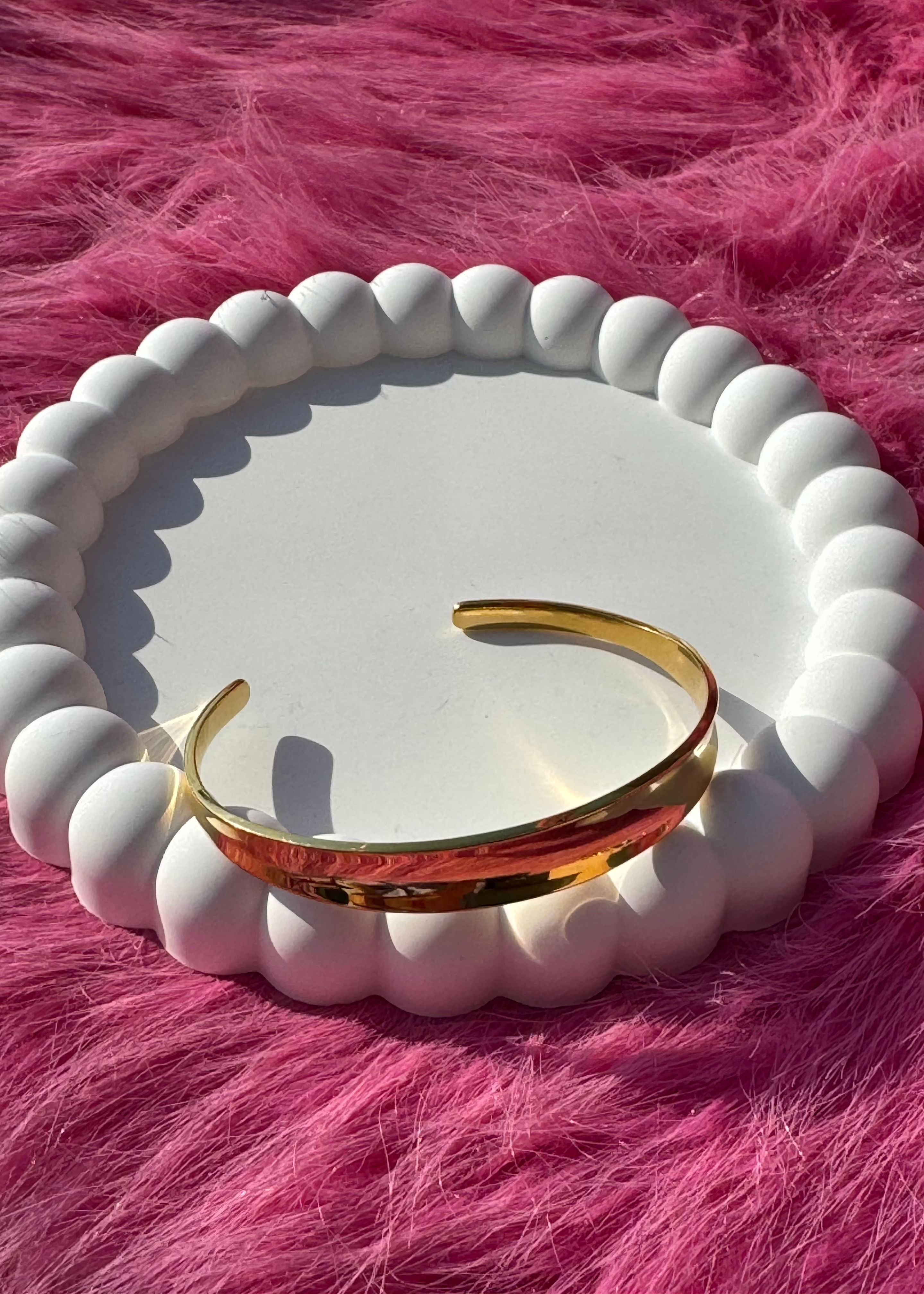 Classic Round Bangle Bracelet gilded in 18-Carat Gold