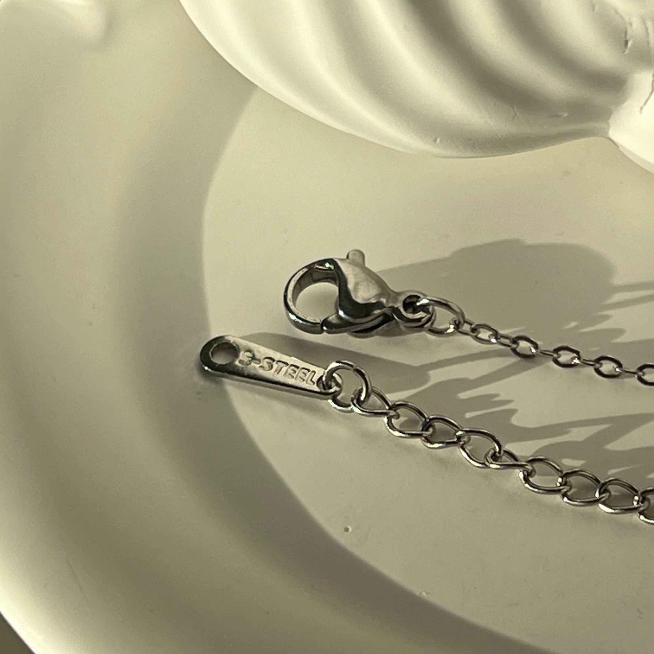 Drop Shaped Necklace gilded in 925 Silver
