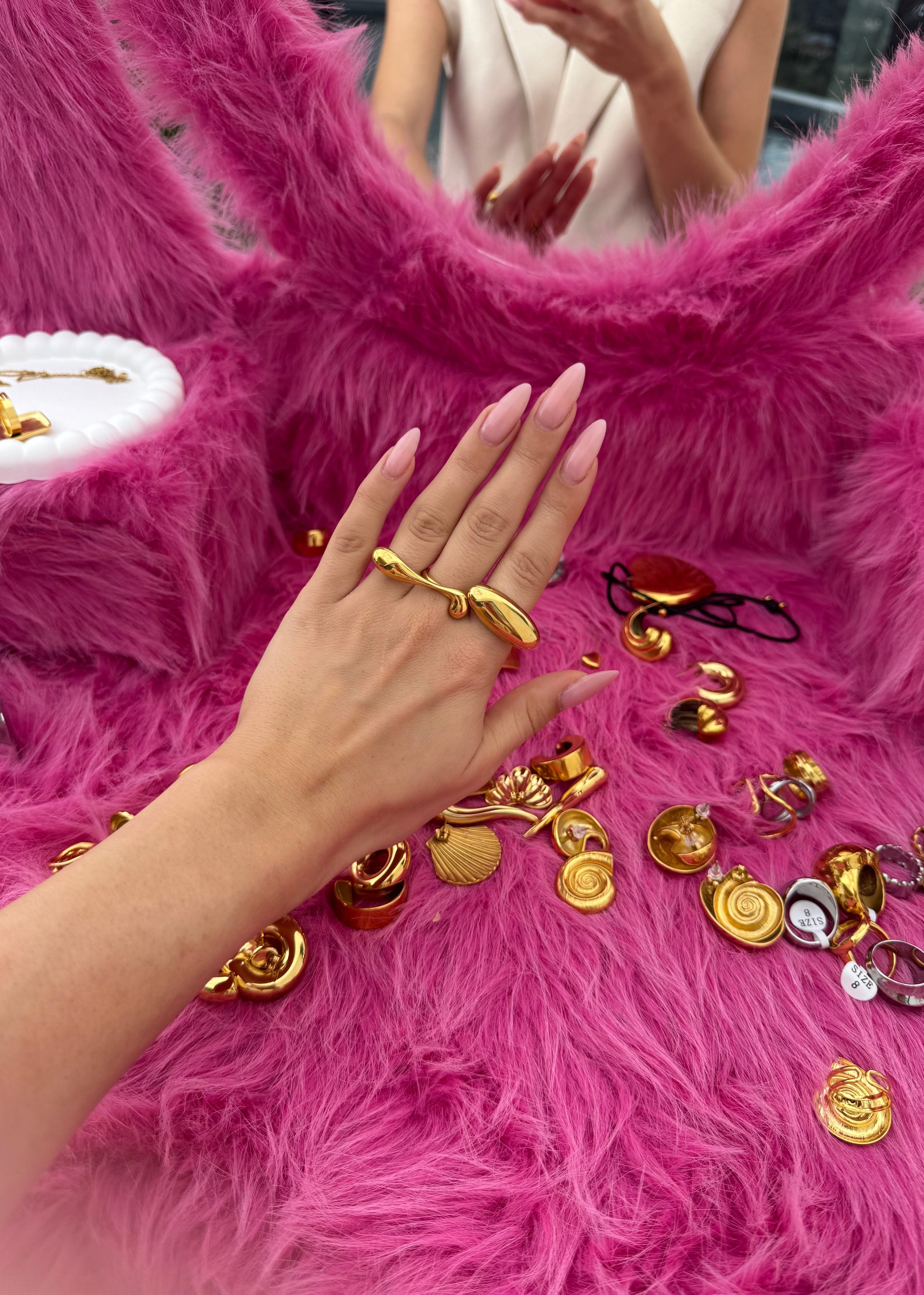 Elongated Oval Ring gilded in 18-Carat Gold