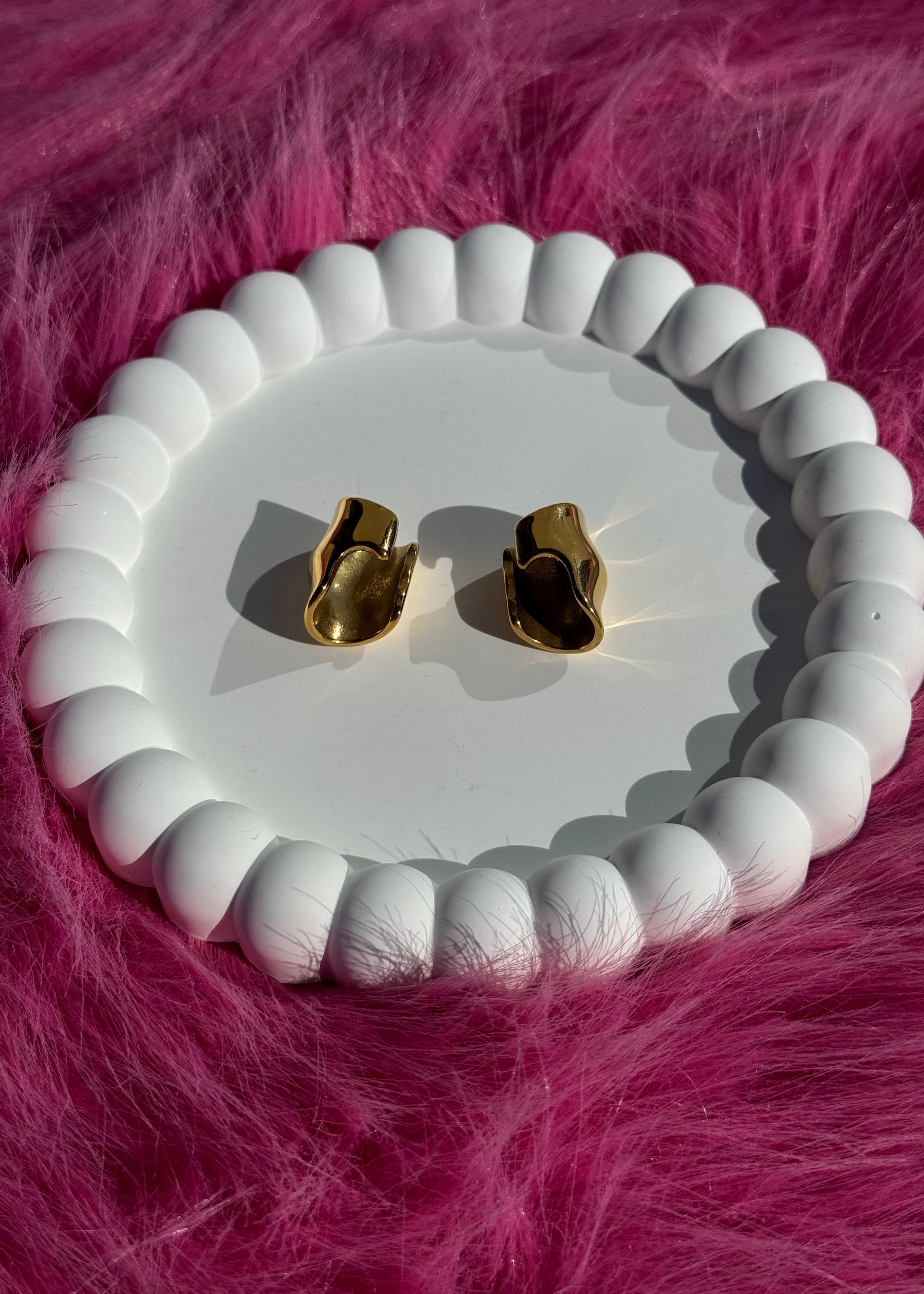 Geometric Bold Ear Cuff gilded in 18-Carat Gold