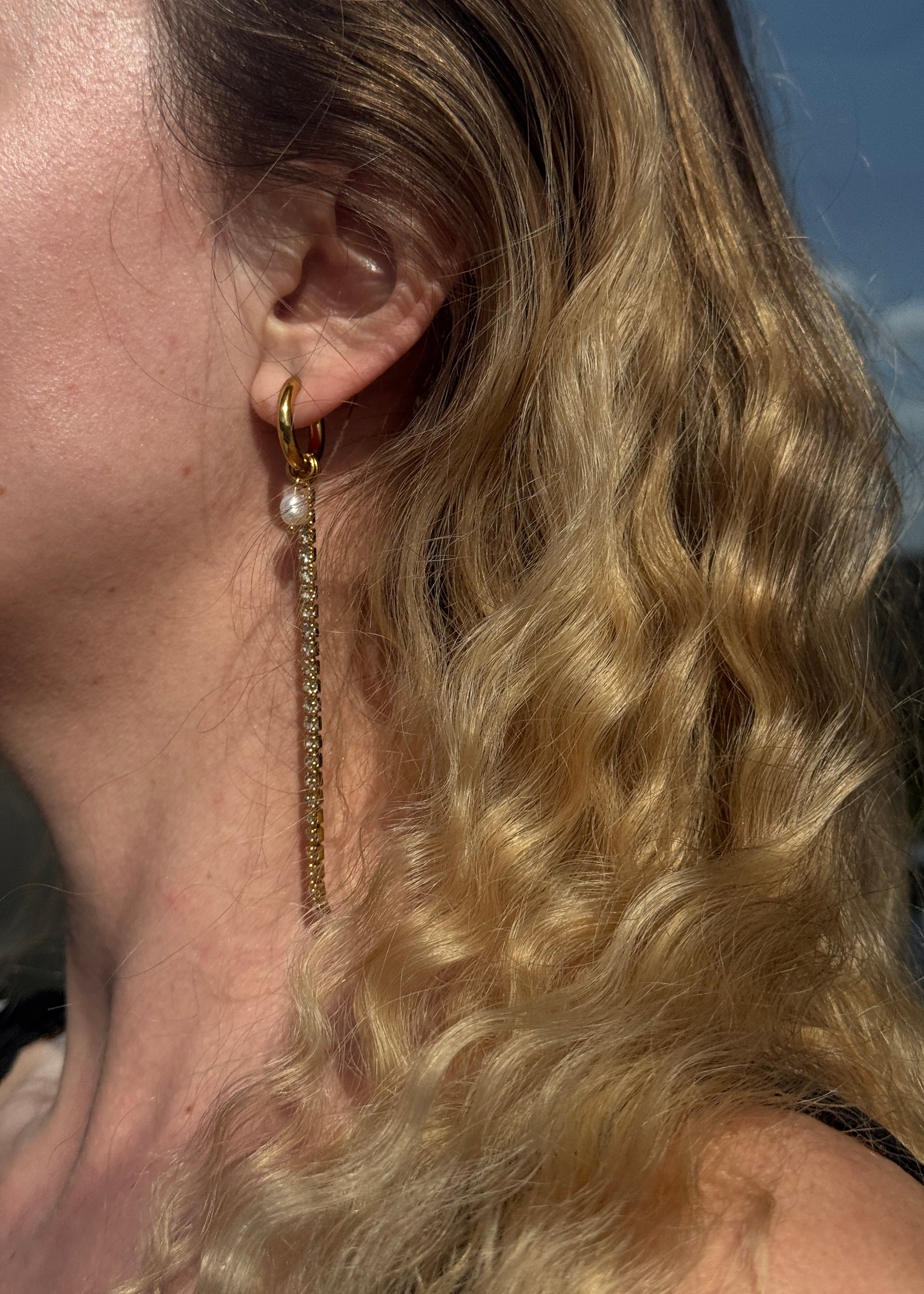 Long Drop Earrings with pearls gilded in 18-Carat Gold