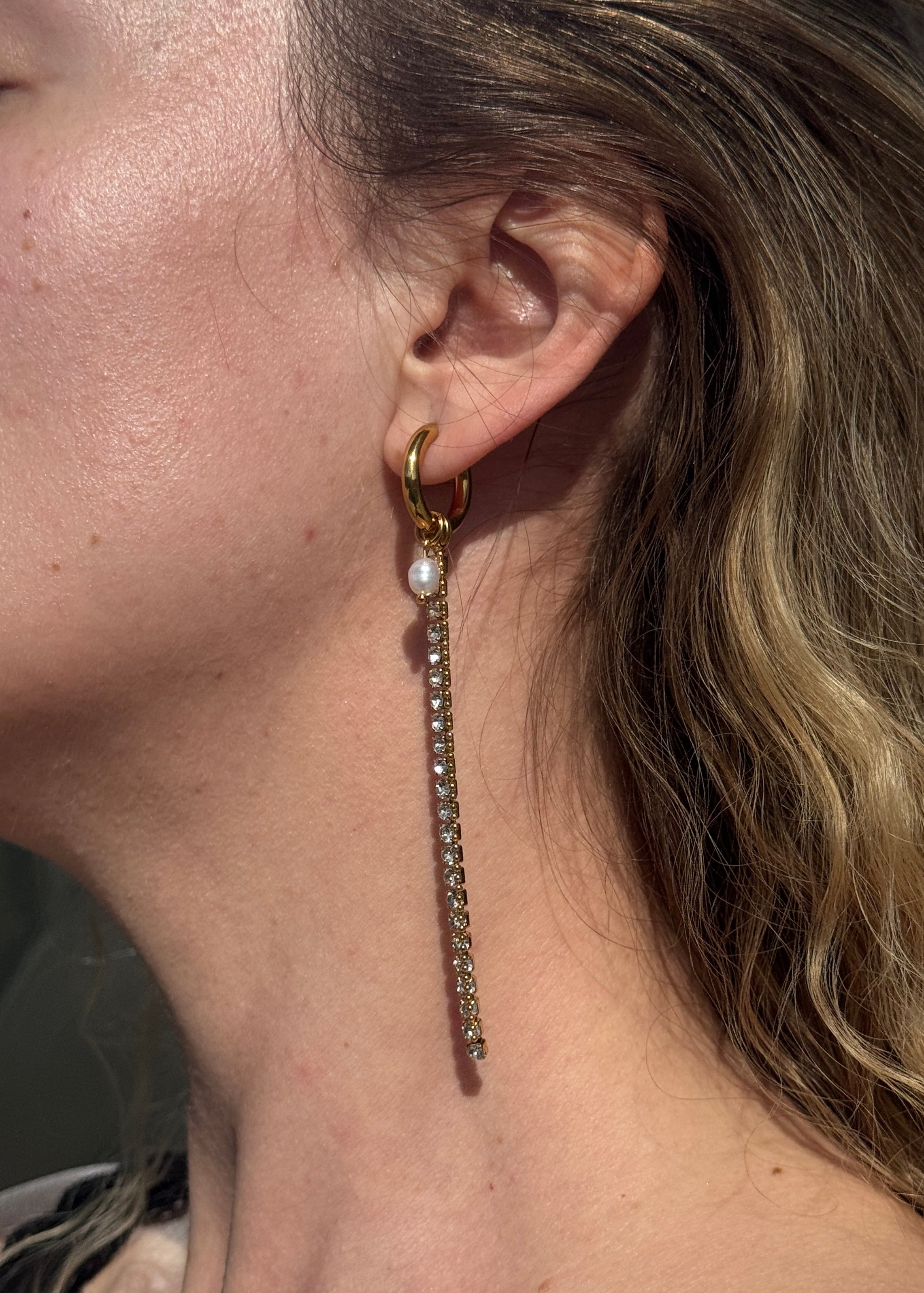 Long Drop Earrings with pearls gilded in 18-Carat Gold