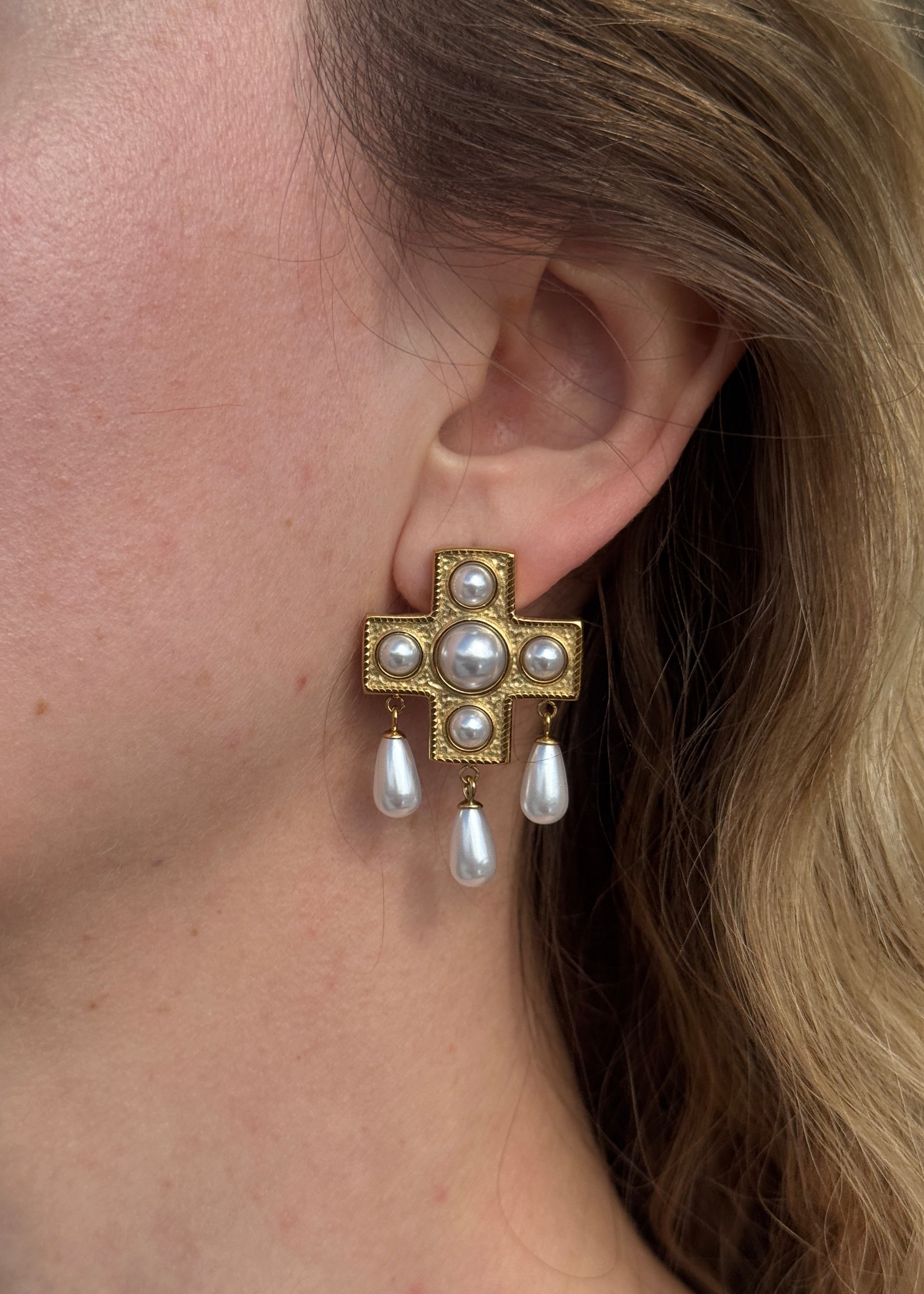 Cross Pearl Earrings gilded in 18-Carat Gold