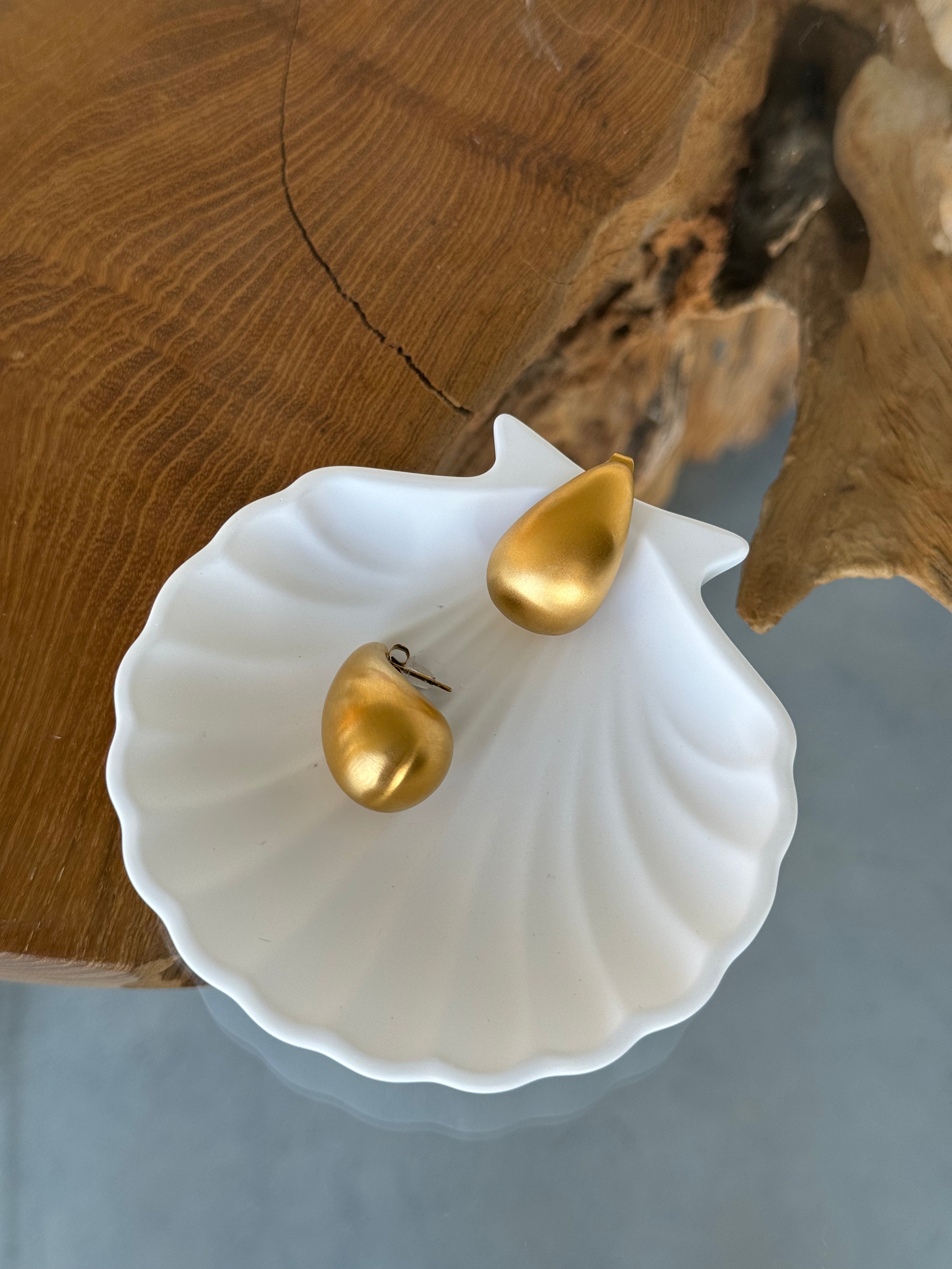 Drop Shaped Matte Earrings gilded in 18-Carat Gold