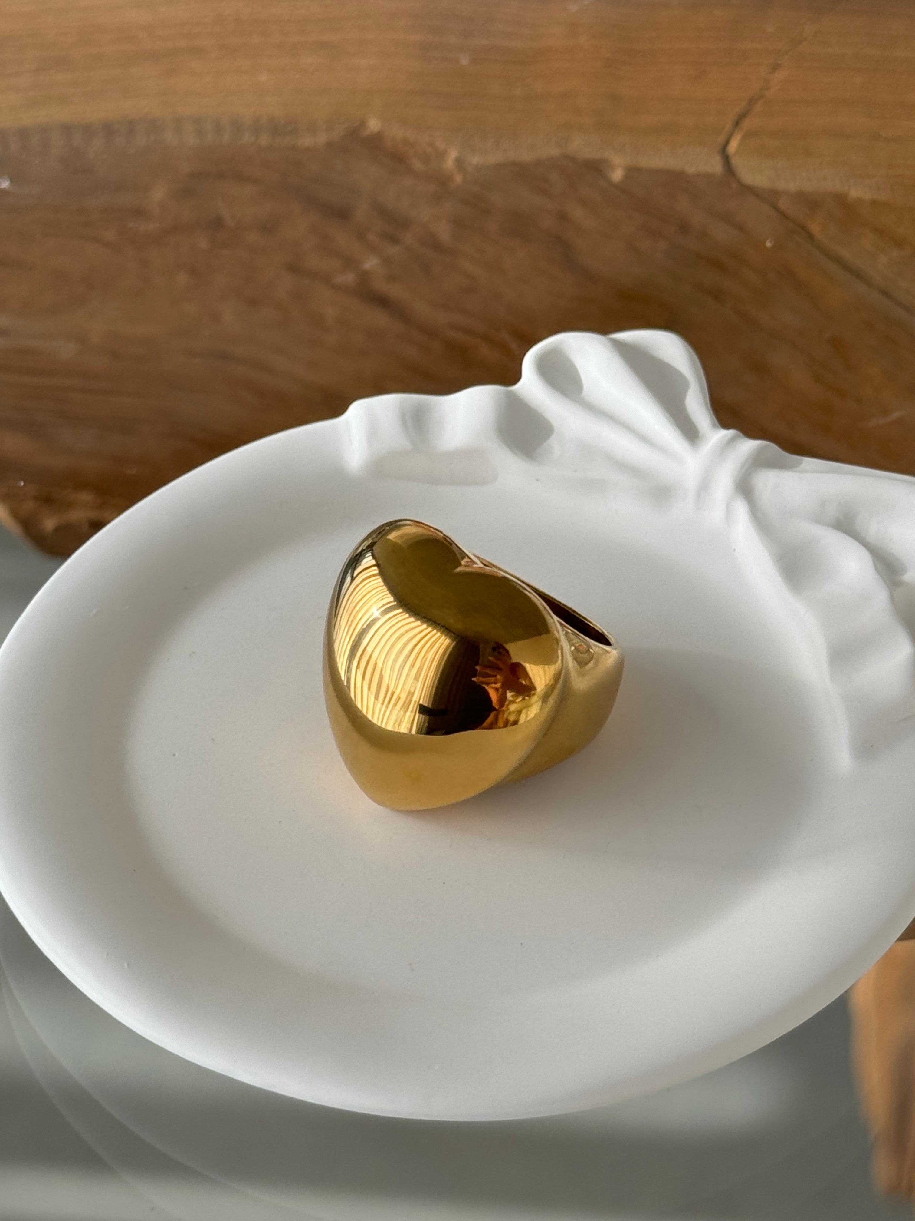 Love-shaped Ring gilded in
18-Carat Gold