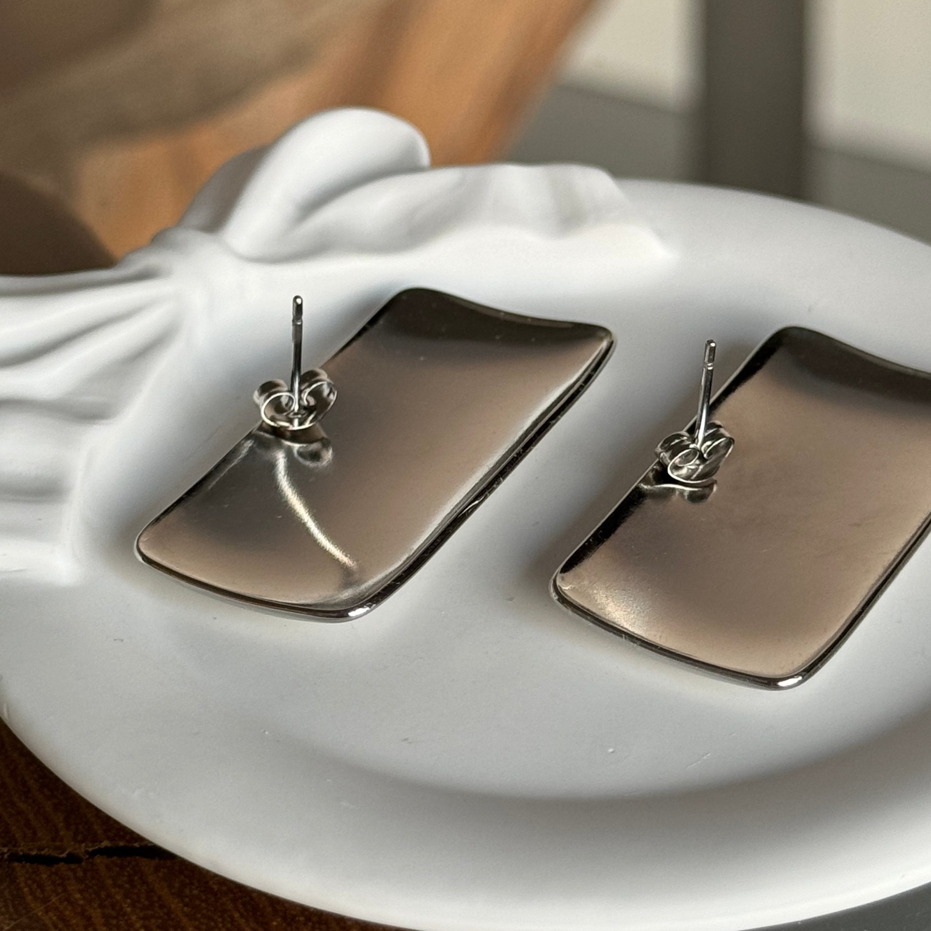 Rectangular Drop Earrings in 925
Silver