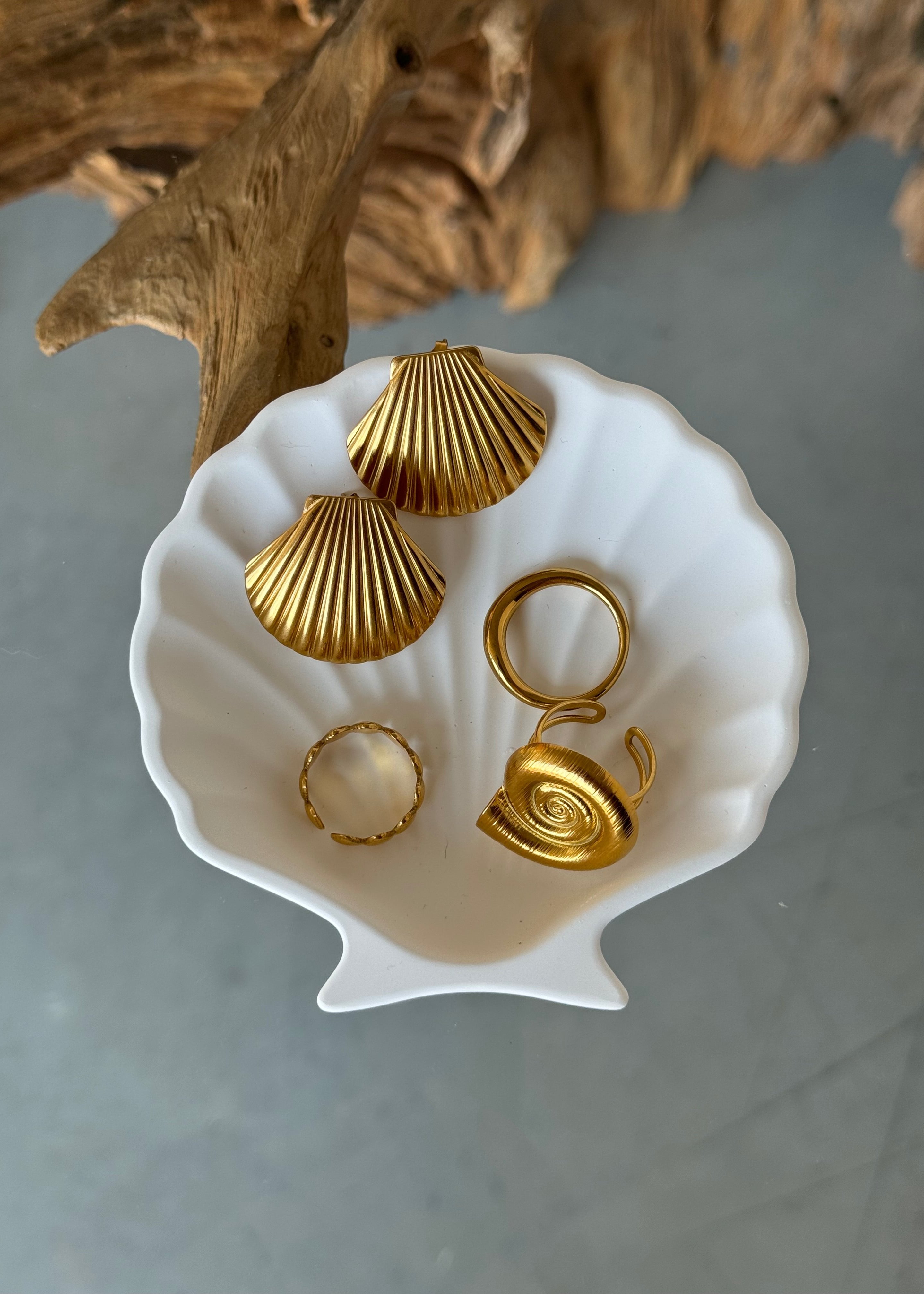 Summer Must-have shell Ring gilded in 18-Carat Gold