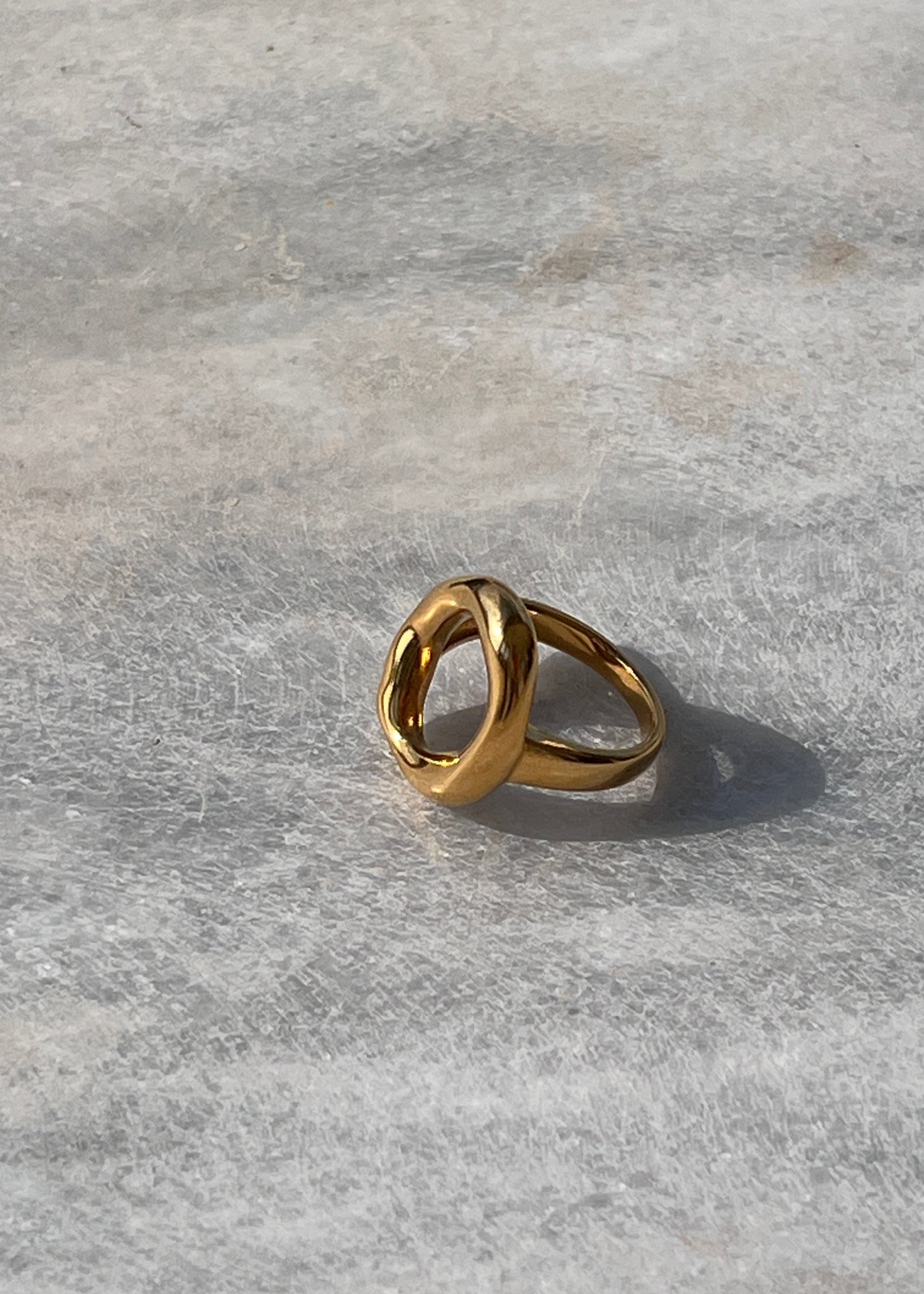 Round-shaped Ring gilded in 18-Carat Gold