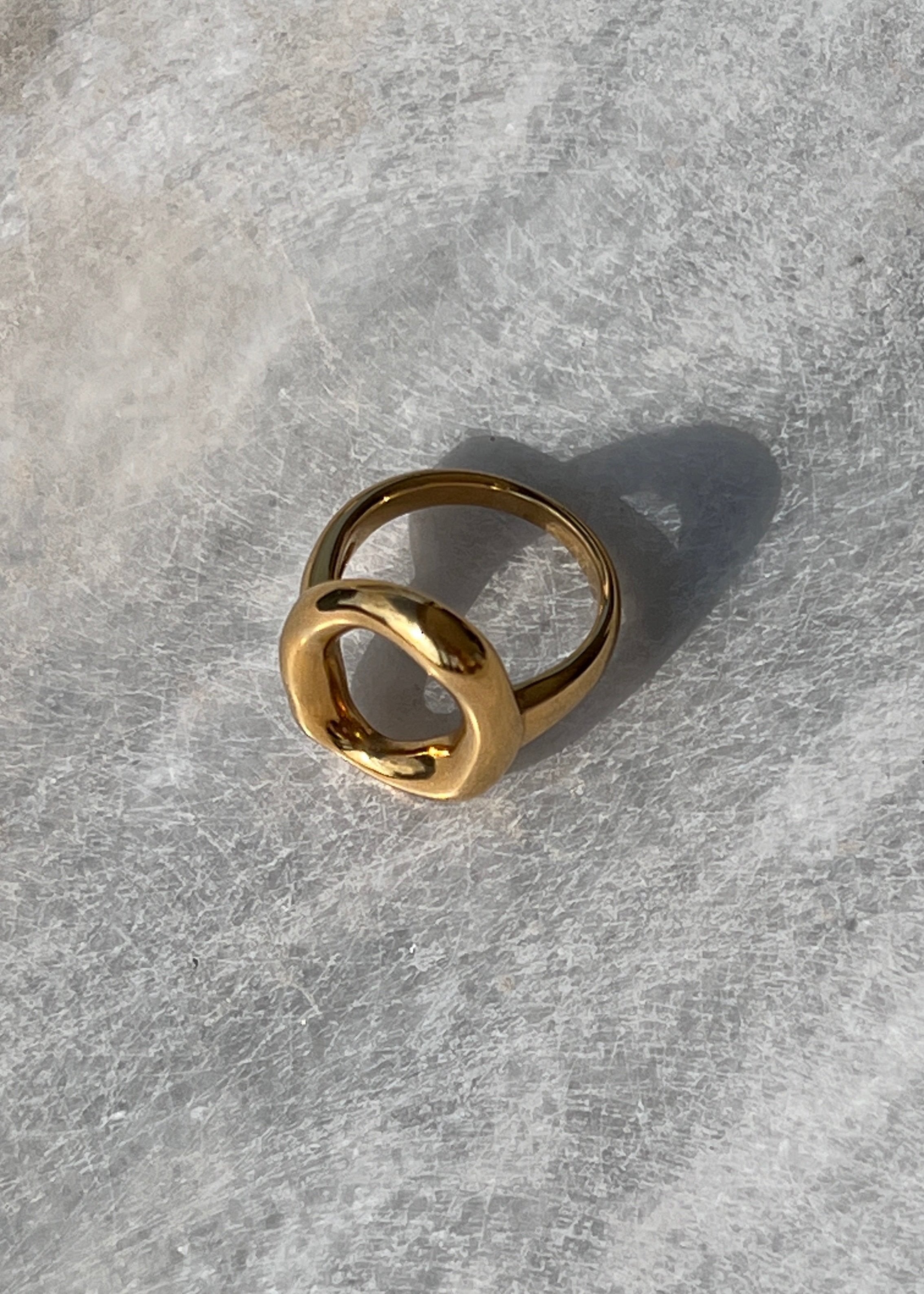 Round-shaped Ring gilded in 18-Carat Gold