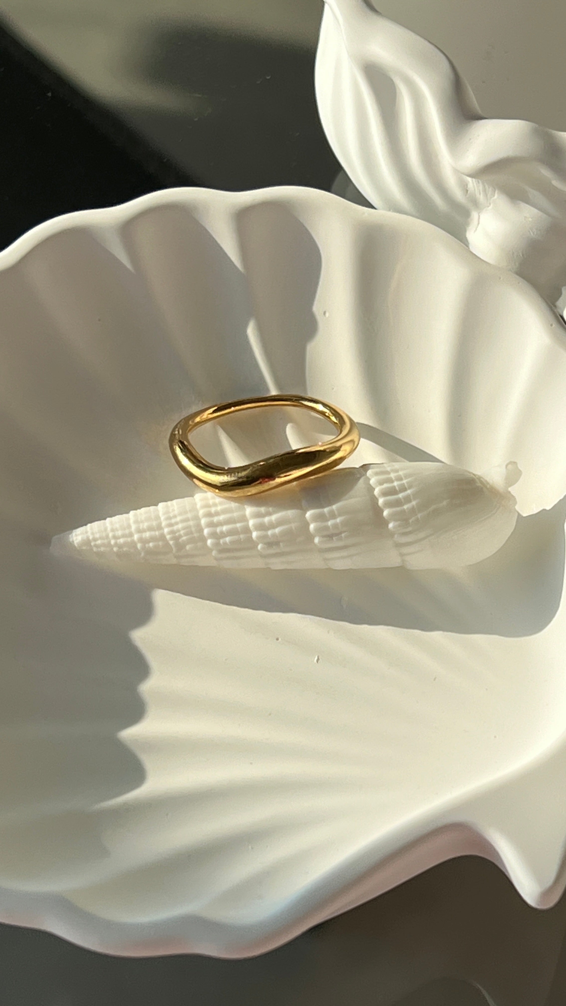 Classic wave Ring gilded in
18-Carat Gold