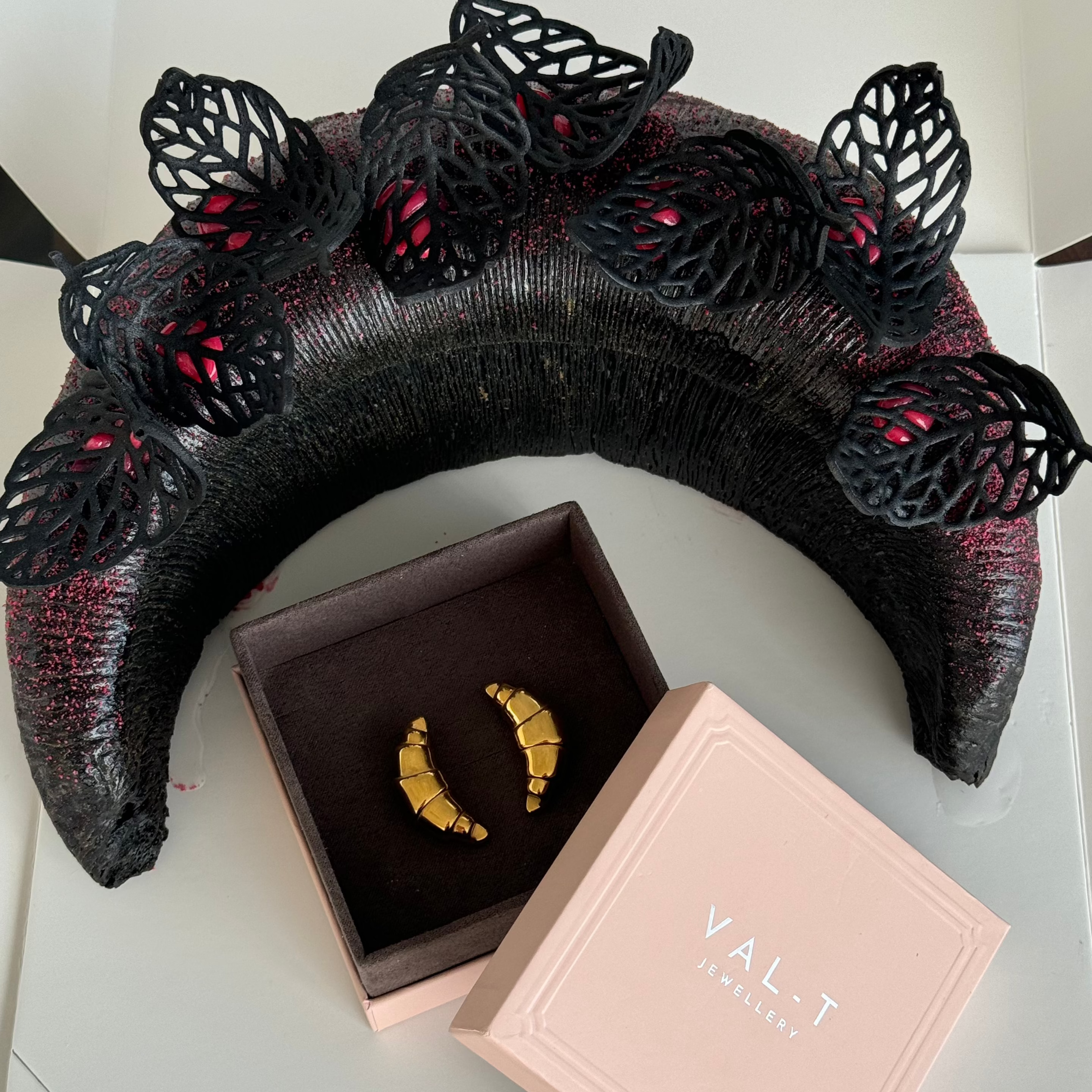 Croissant-shaped Drop Earrings gilded in 18-Carat Gold