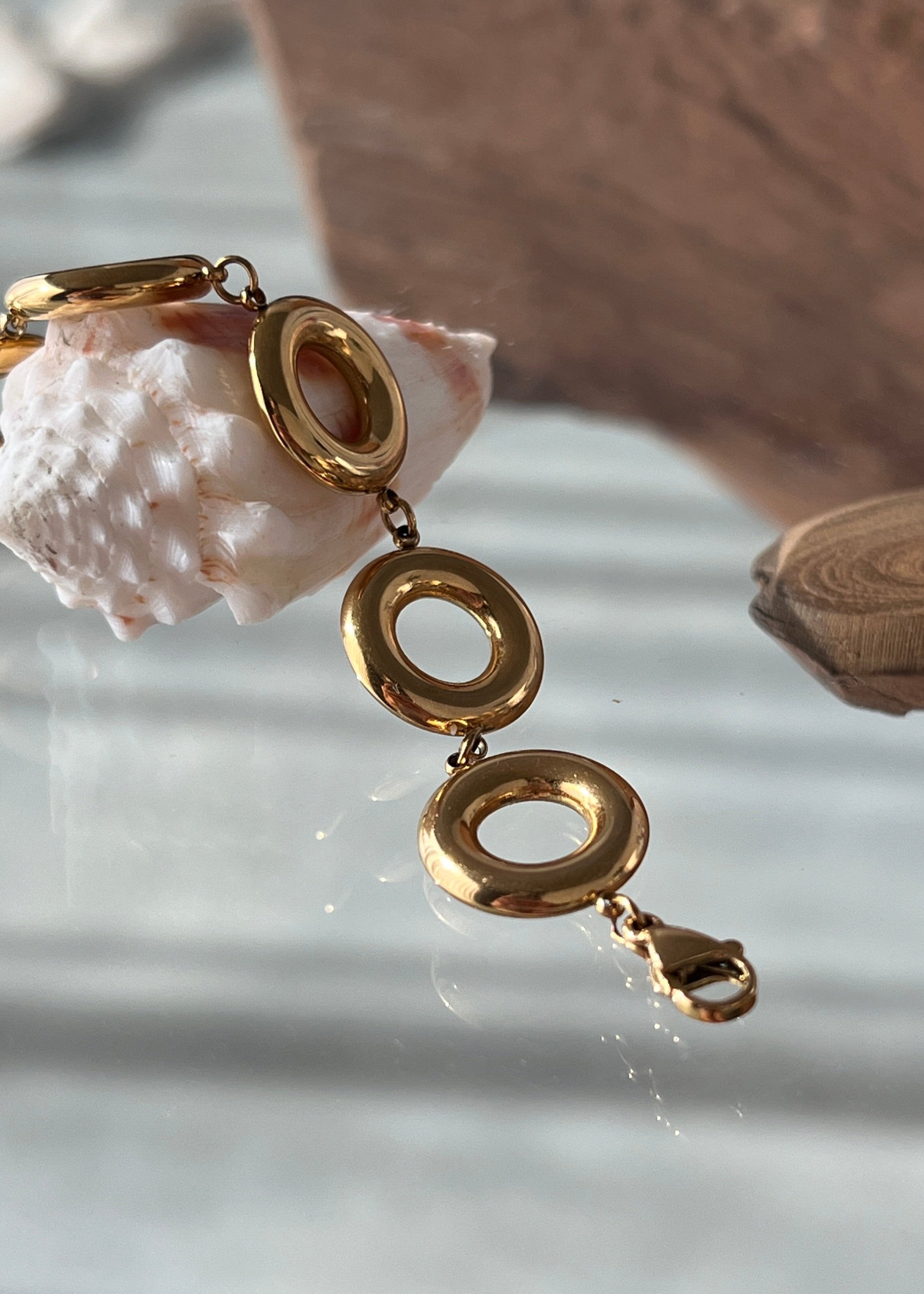 Donut Bracelet gilded in 18-Carat
Gold