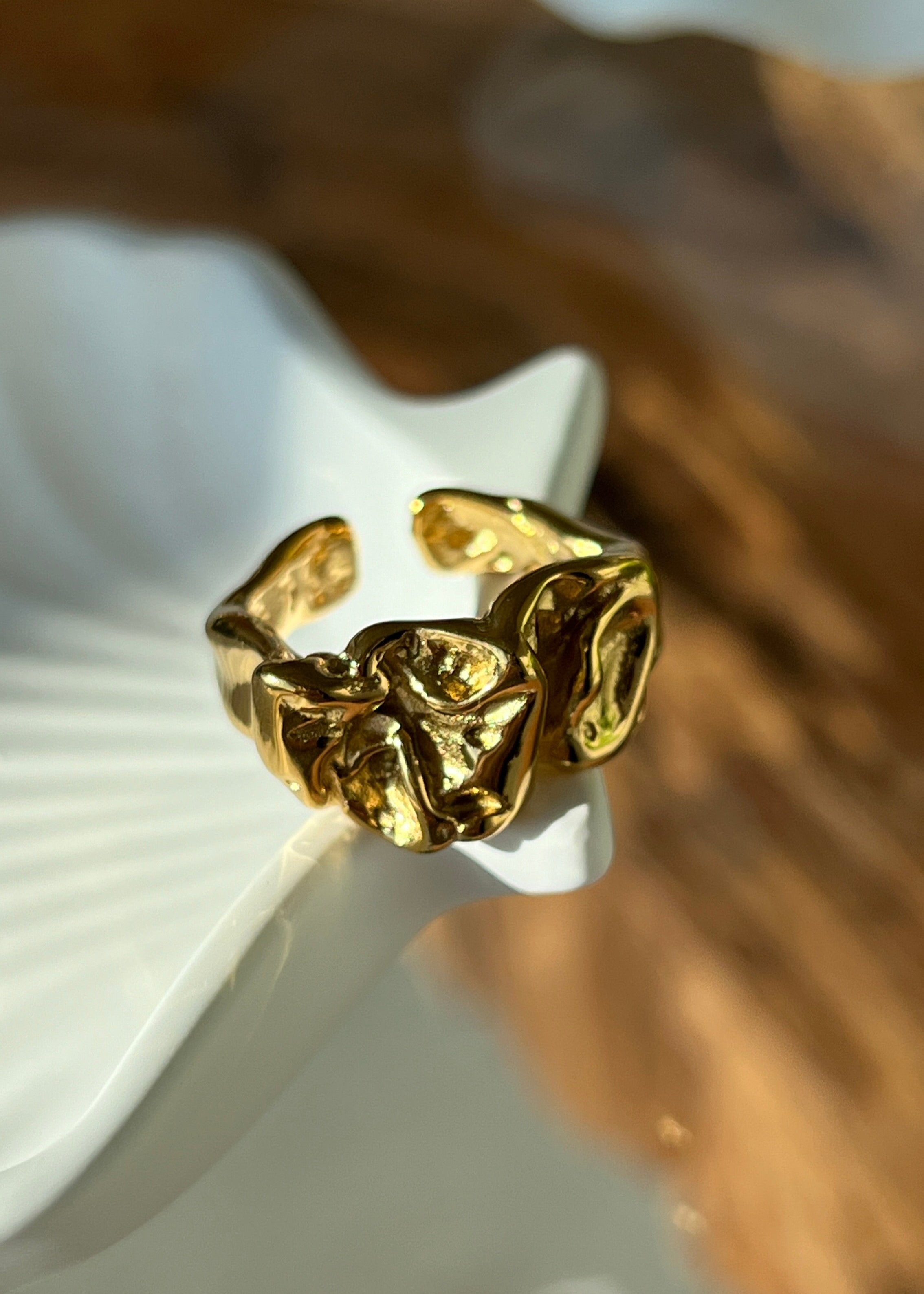 Sculpture chunky Ring gilded in 18-Carat Gold