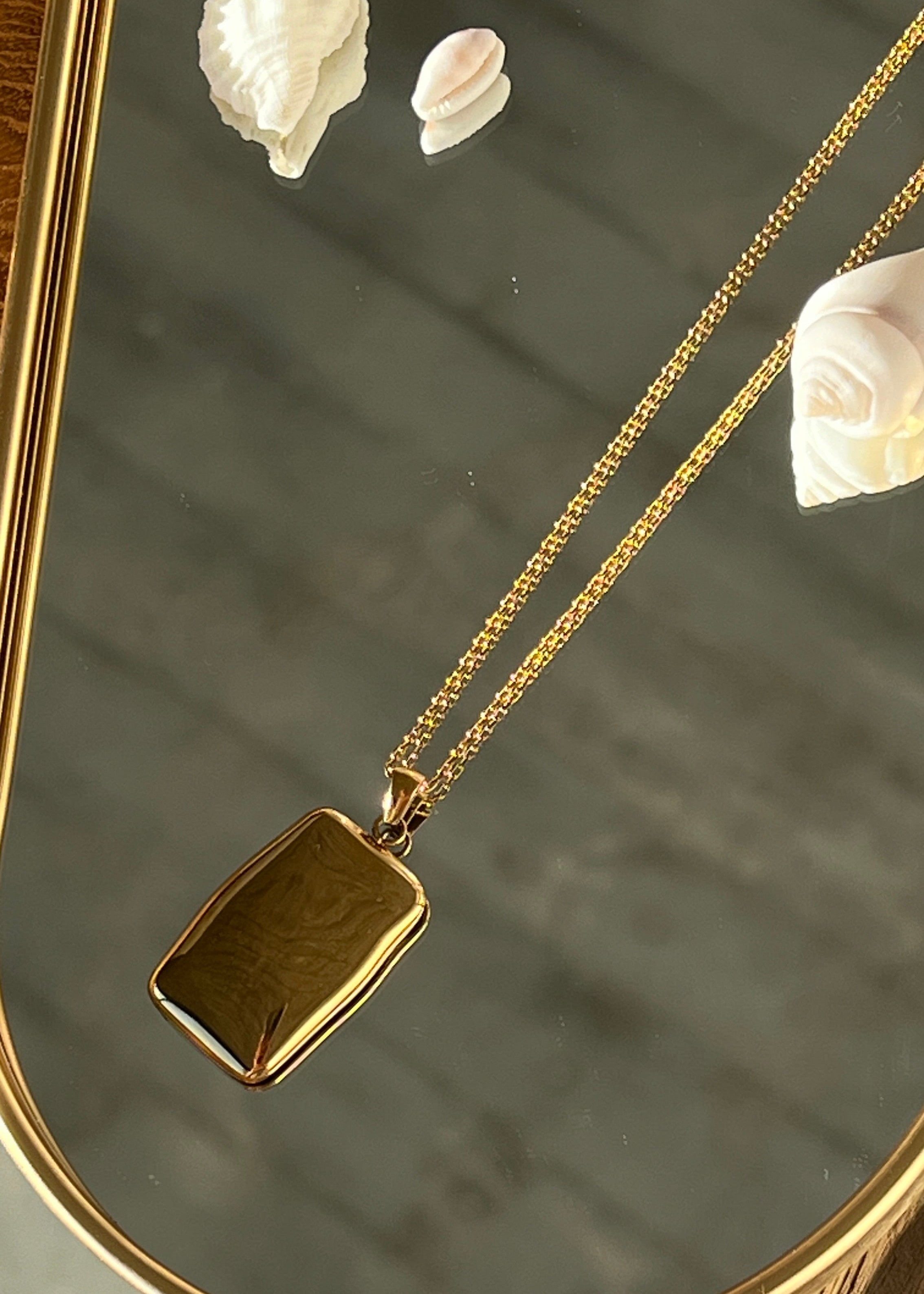 Classic Square Pendant Necklace
gilded in 18-Carat Gold