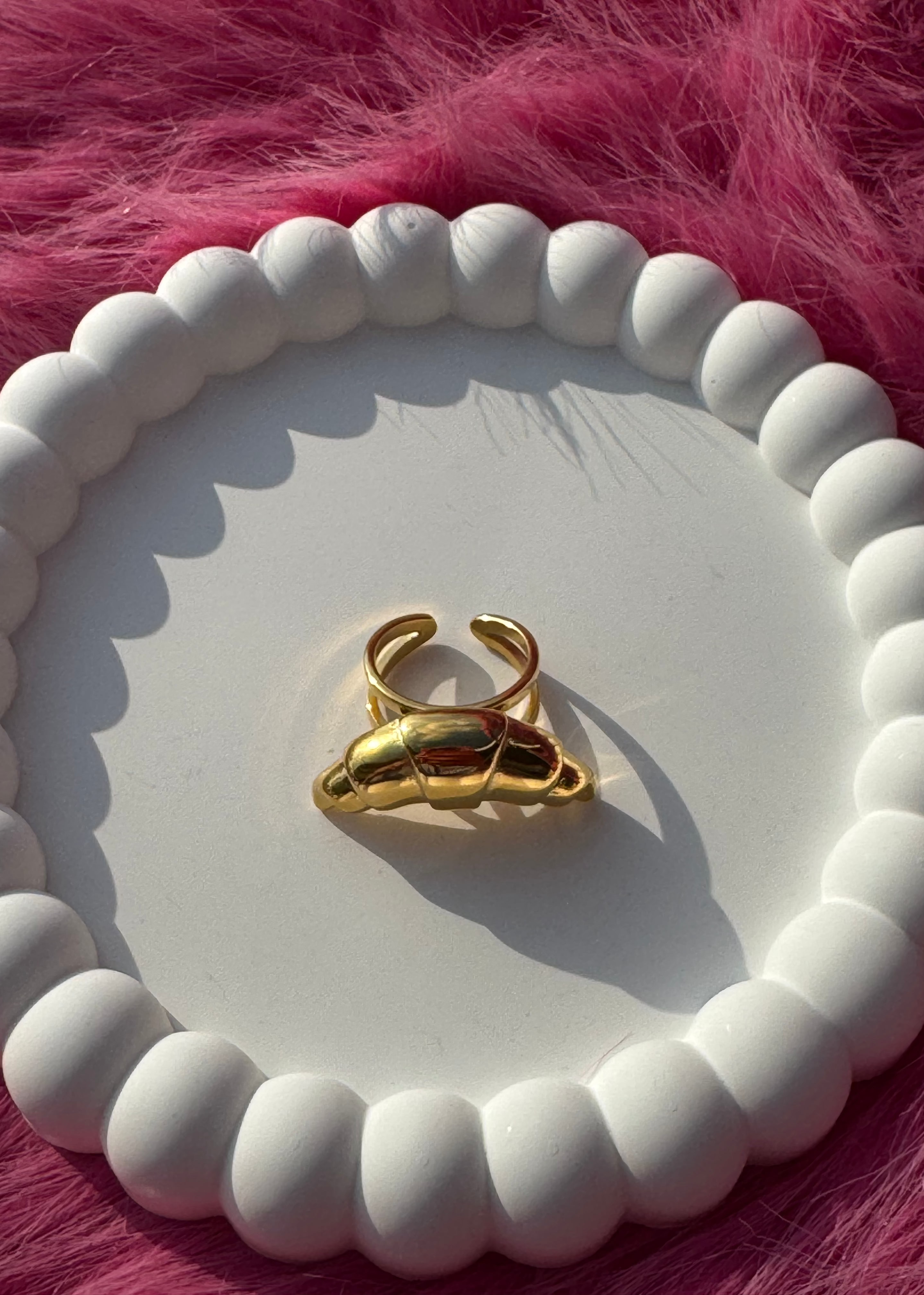 Croissant-shaped Drop Ring gilded in 18-Carat Gold