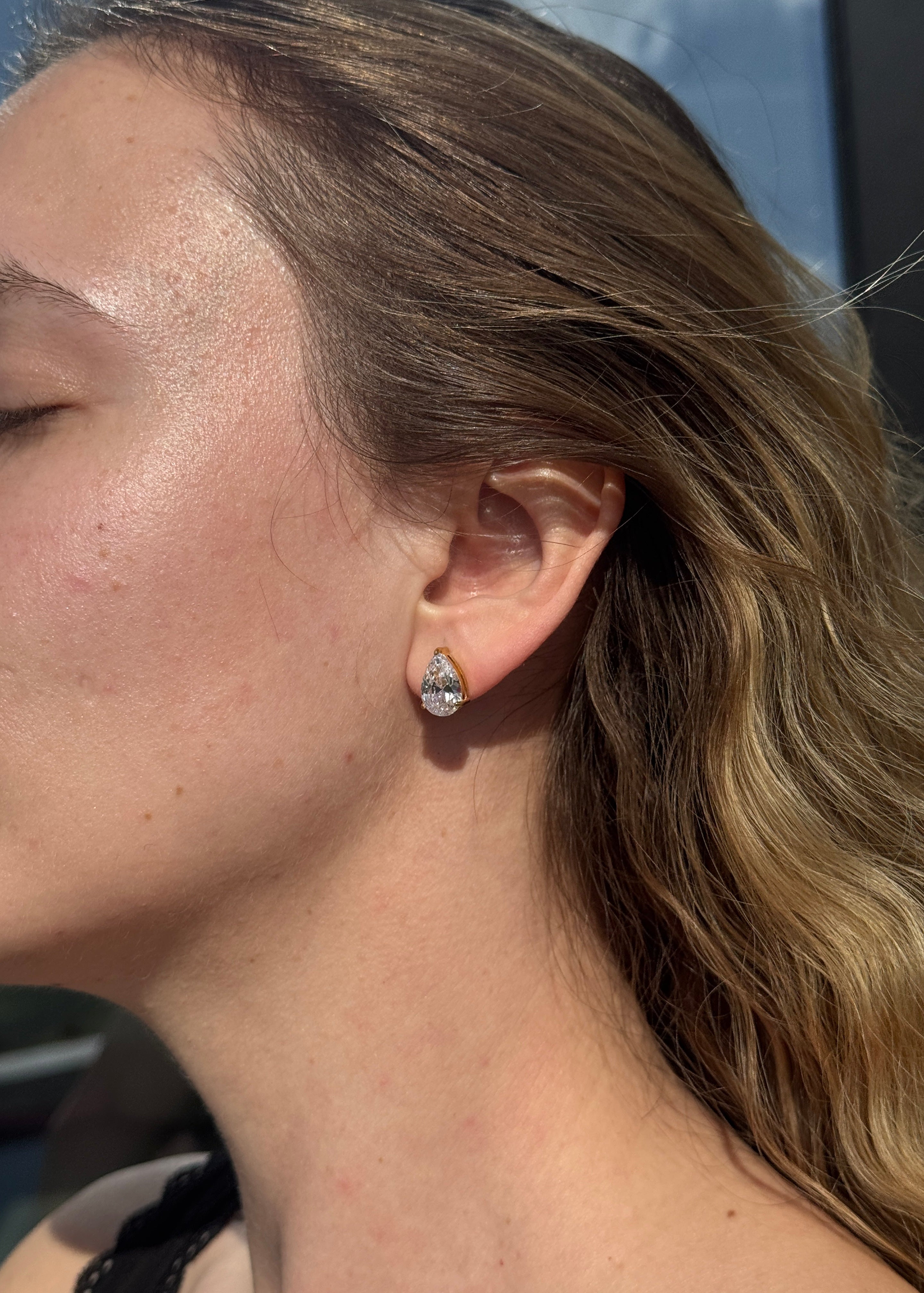 Chunky Drop CZ stone Earrings gilded in 18-Carat Gold