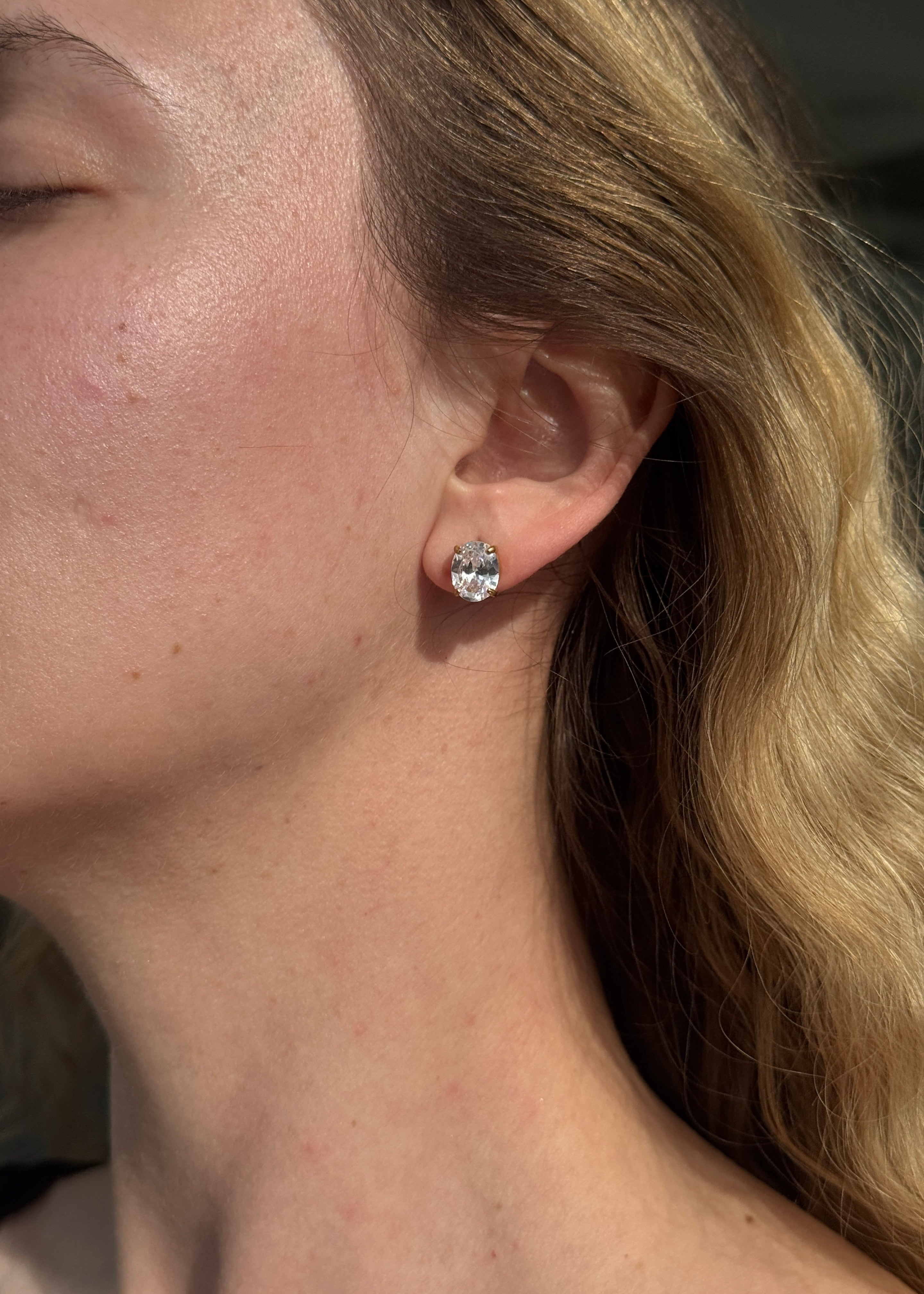 Oval CZ stone Earrings gilded in 18-Carat Gold