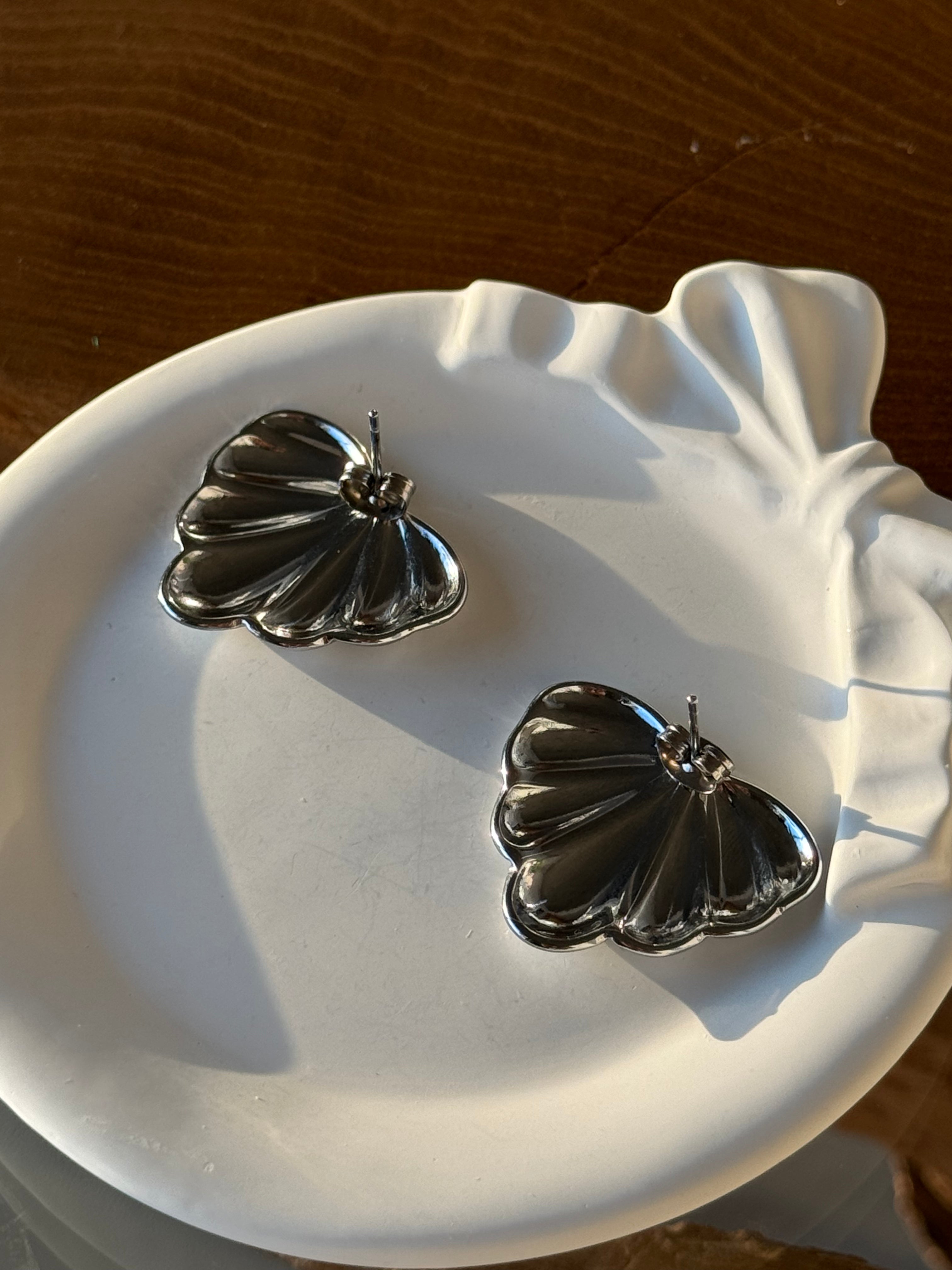 Grape leaf shaped Drop Earrings gilded in 925 Silver