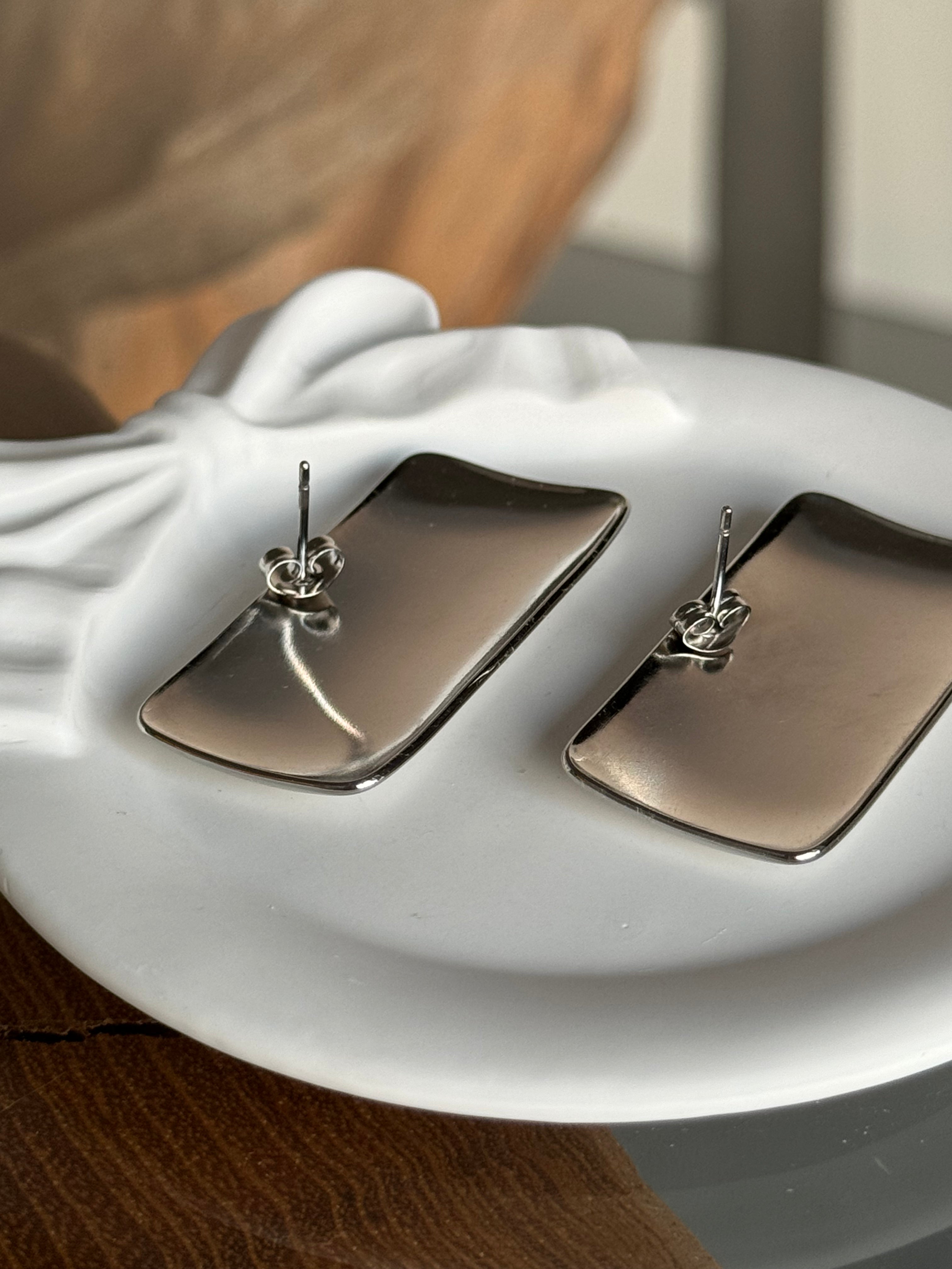 Rectangular Drop Earrings in 925
Silver